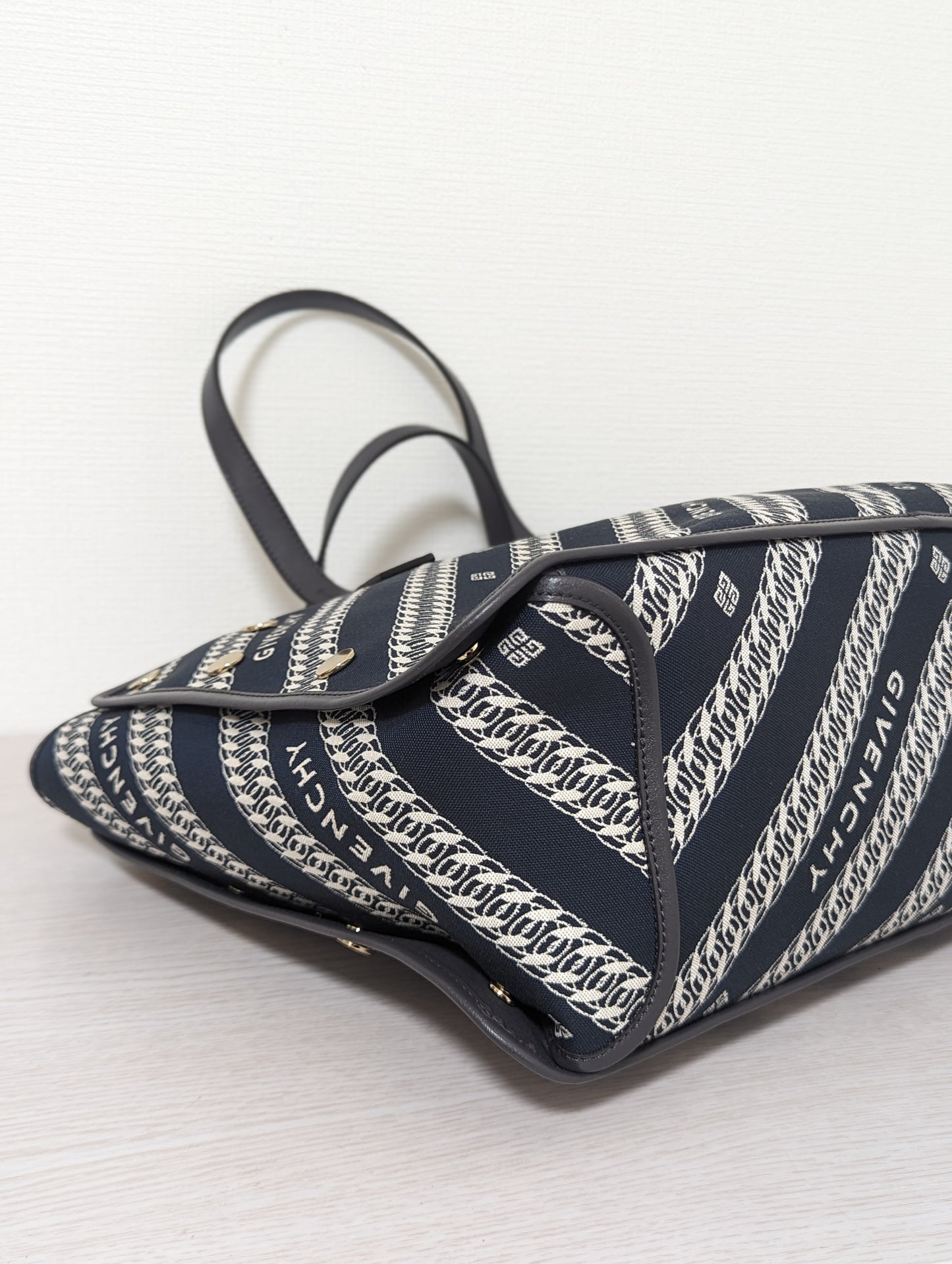 Canvas Jacquard Bond Tote Medium