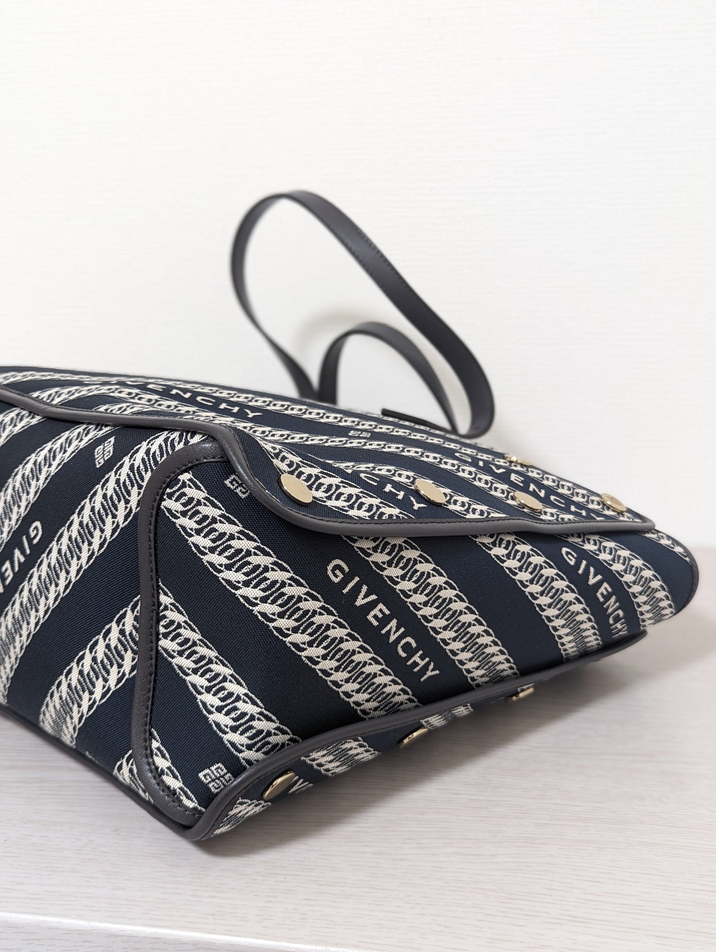 Canvas Jacquard Bond Tote Medium