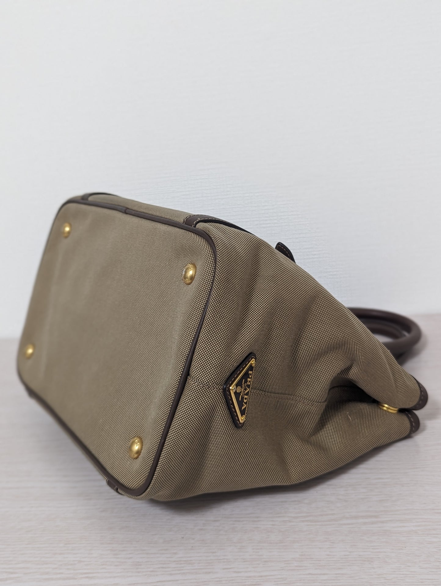 Logo Jacquard Leather