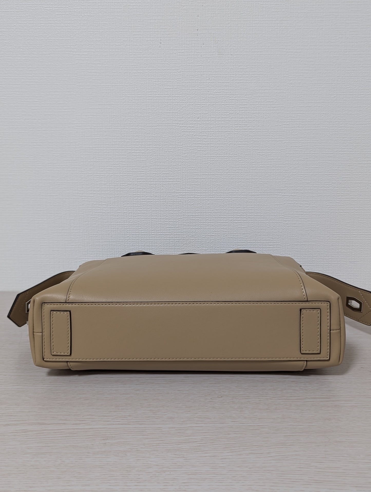 Antigona Soft Small