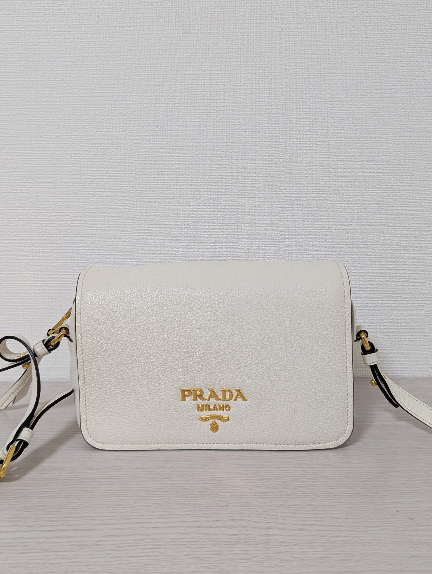 Vitello Phenix Flap Leather