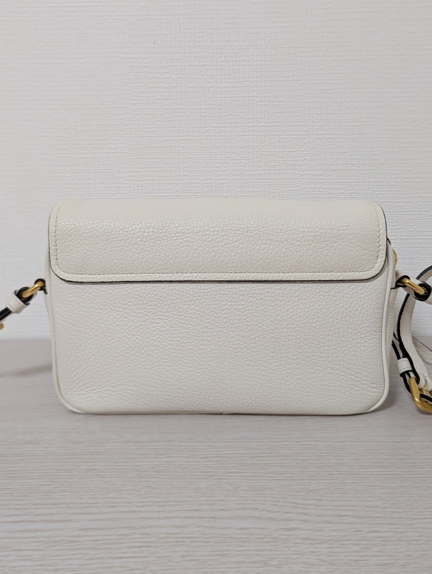 Vitello Phenix Flap Leather