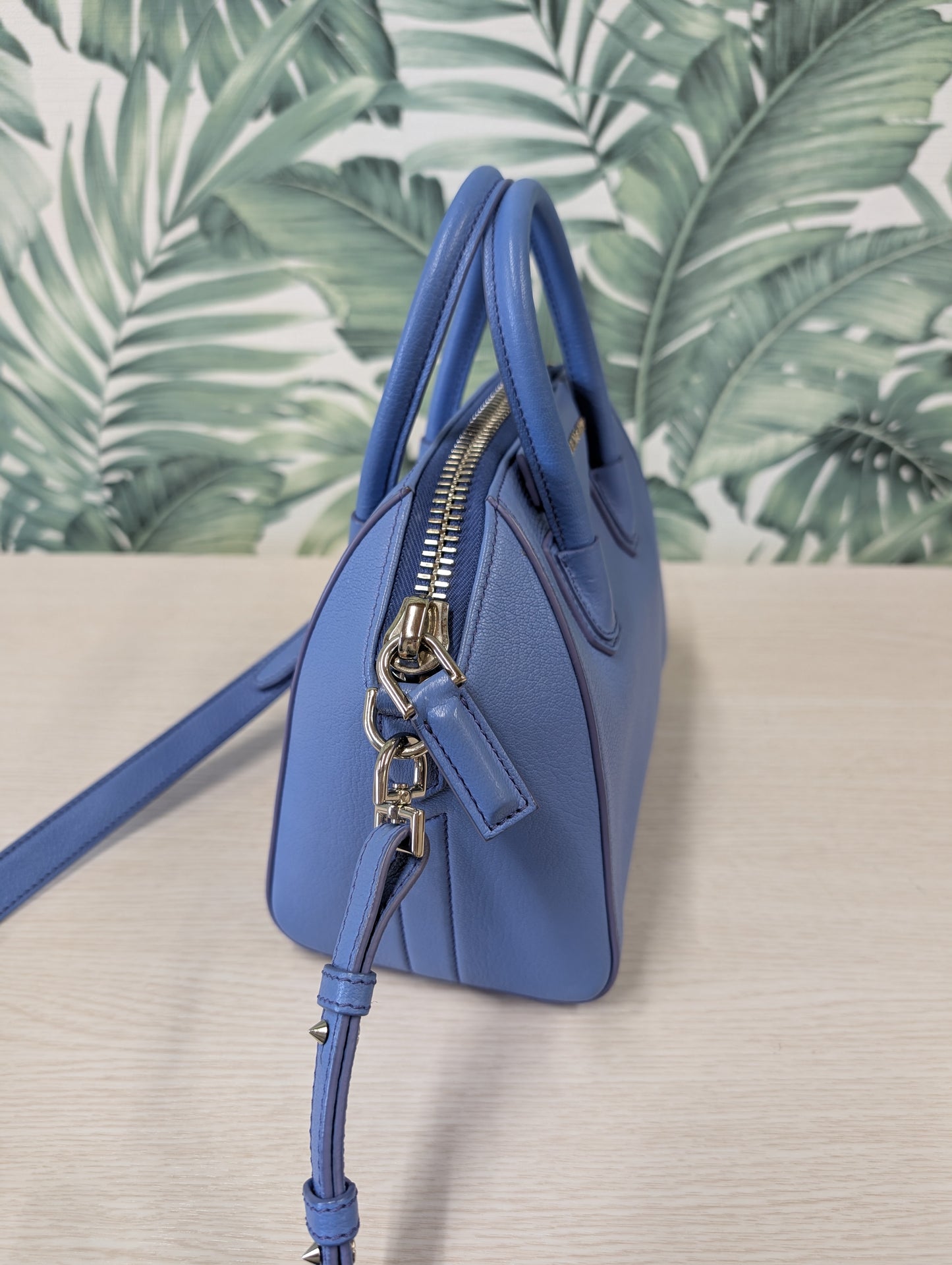 Sugar Goatskin Antigona Mini