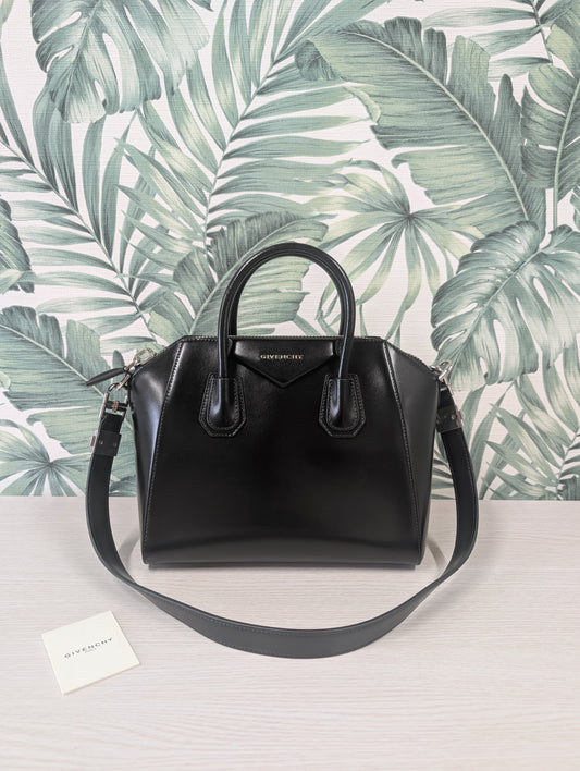 Antigona Smooth Calfskin Small