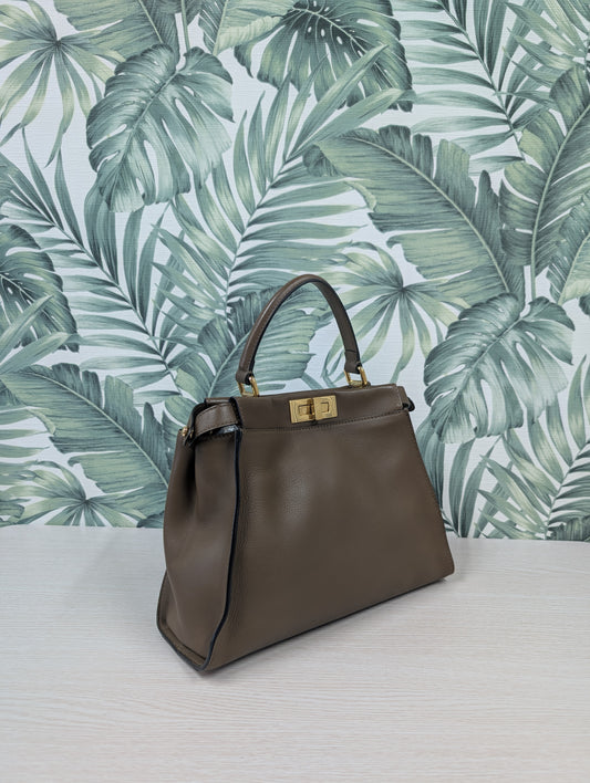 Peekaboo Leather Regular