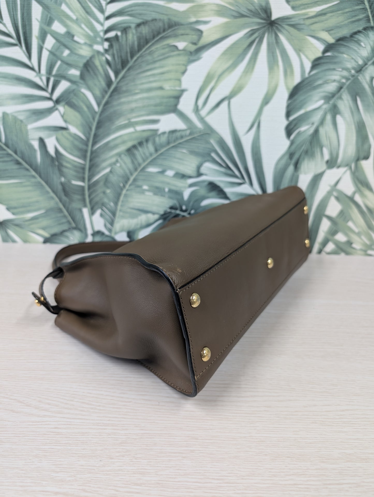 Peekaboo Leather Regular