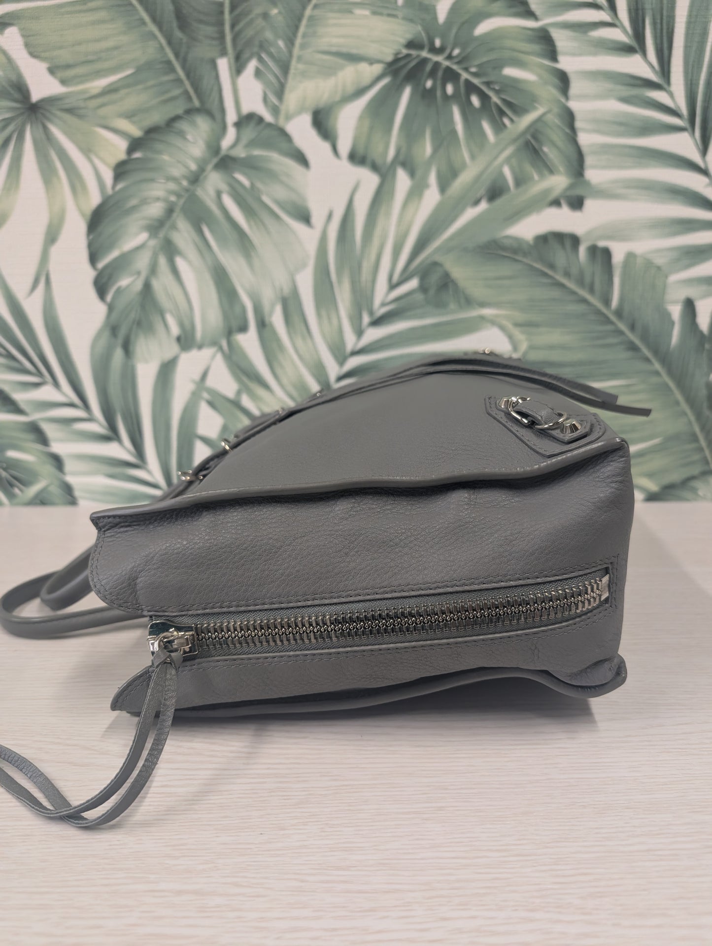 Papier B4 Zip Around Classic Studs Bag Leather