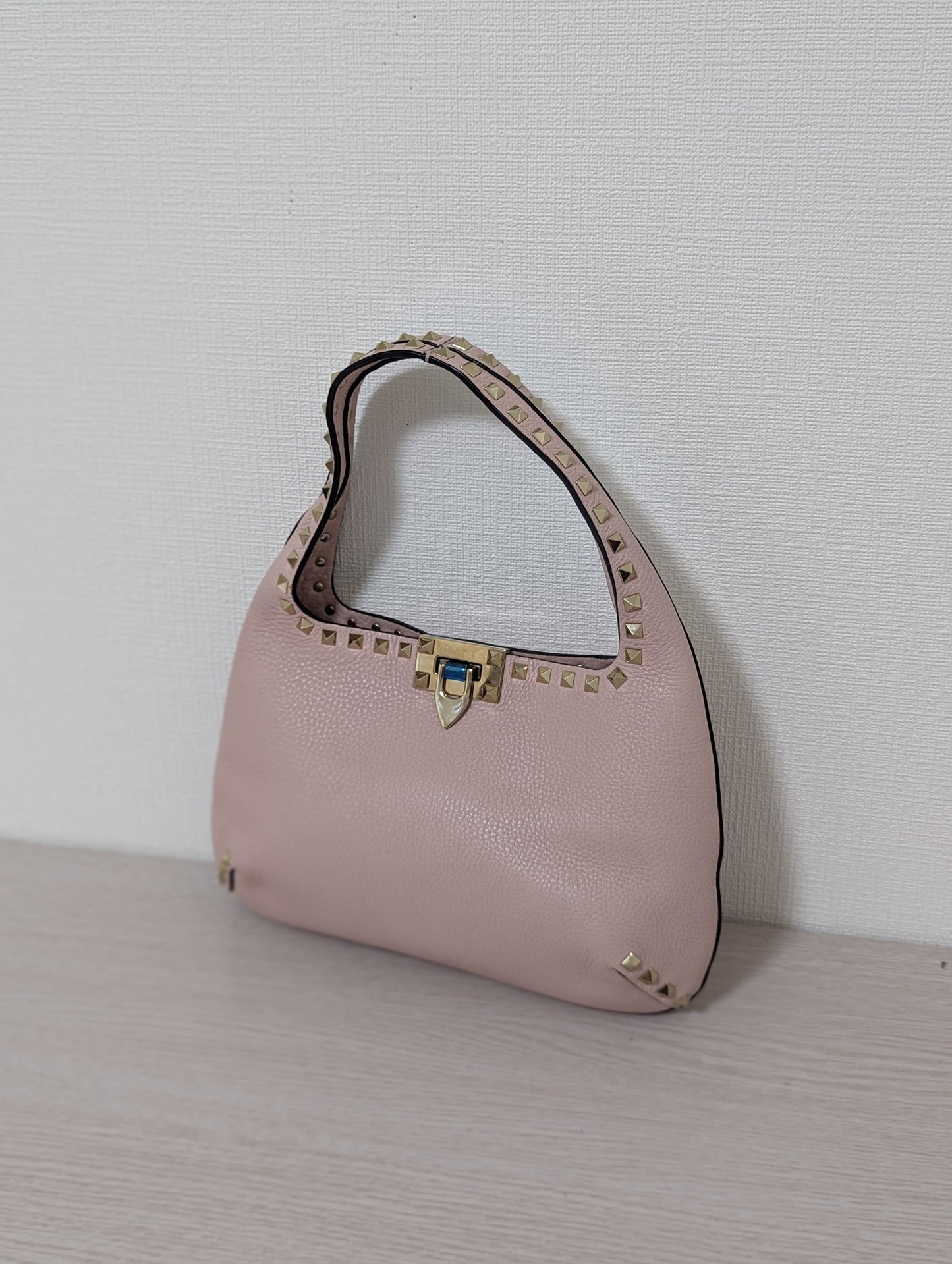 Rockstud Hobo Grainy Calfskin Small
