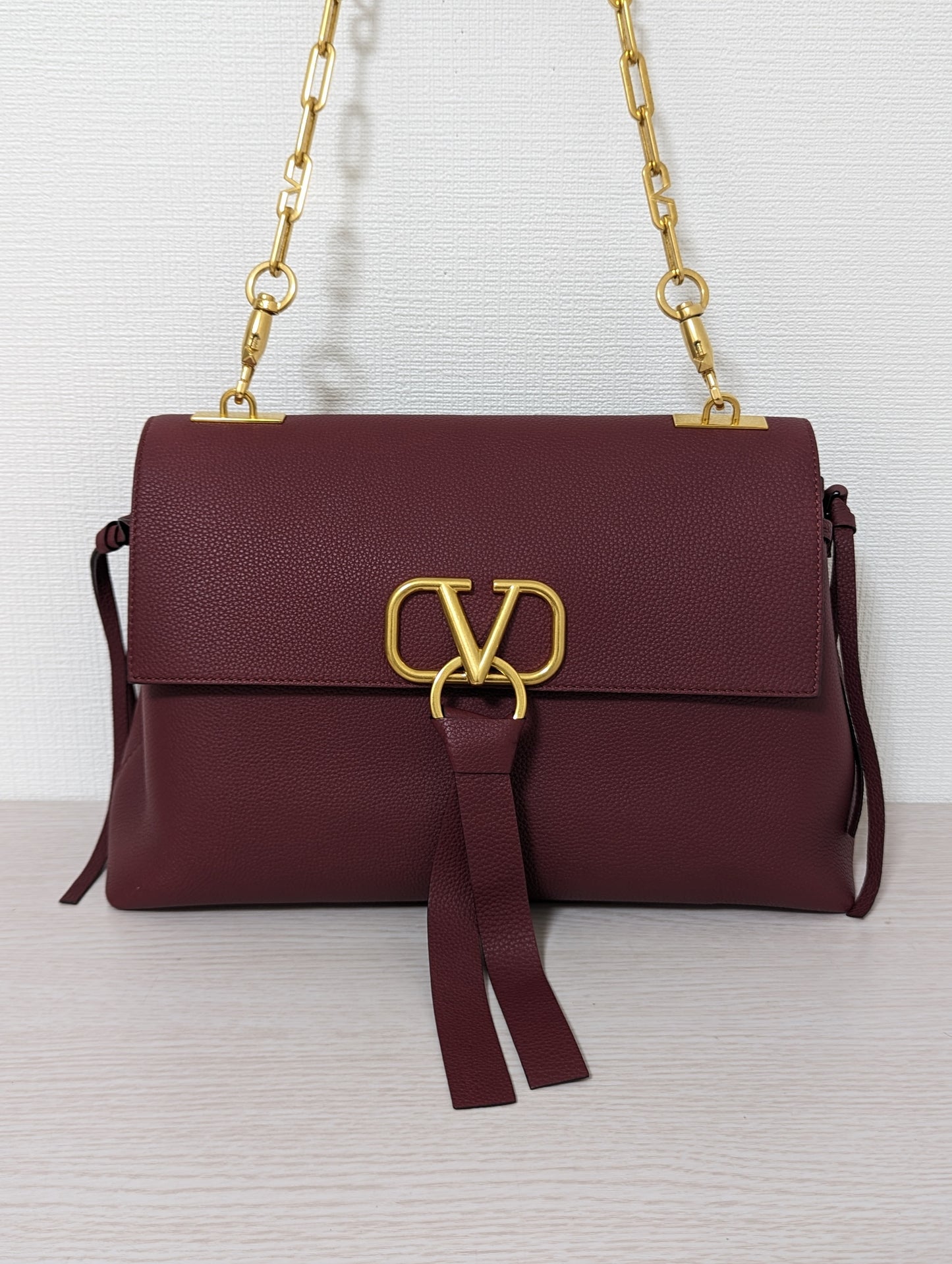 V-Ring Chain Leather Medium