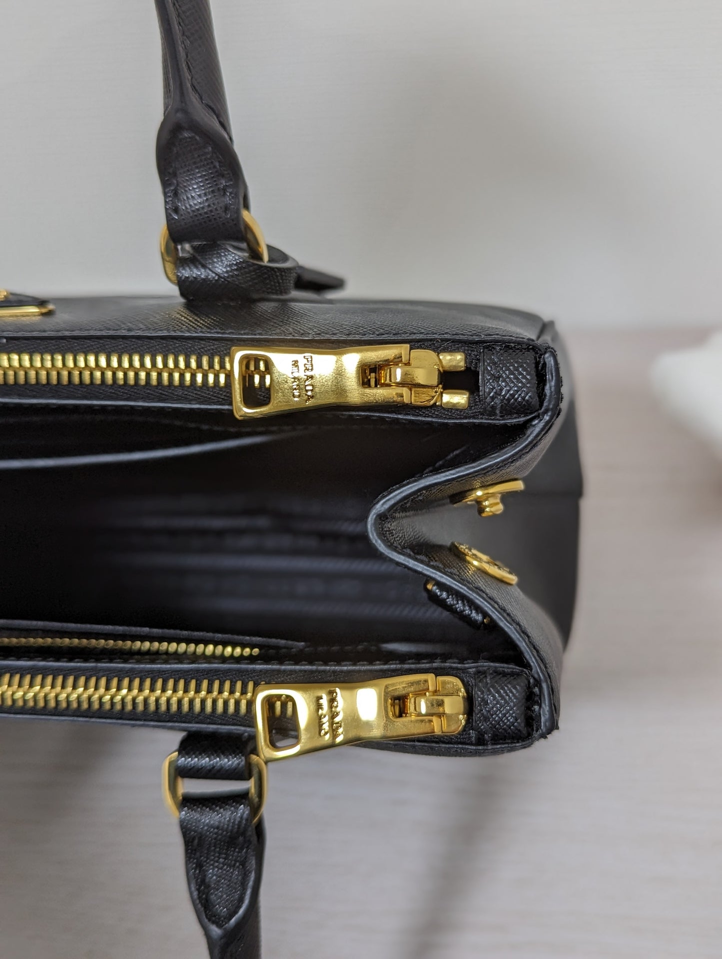 Saffiano Galleria(New Model) Medium