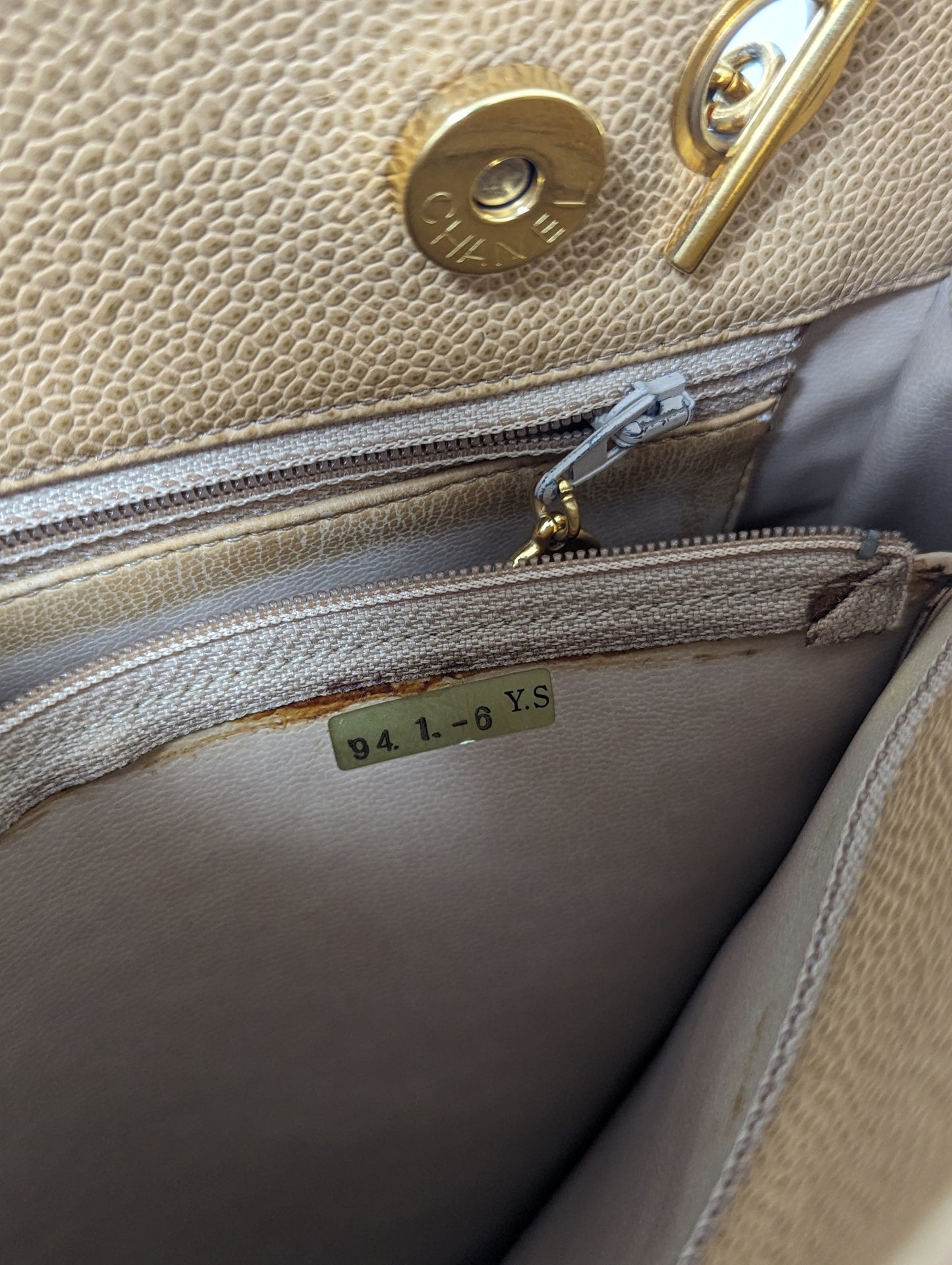 Quilted Caviar Matelasse Ballcharm