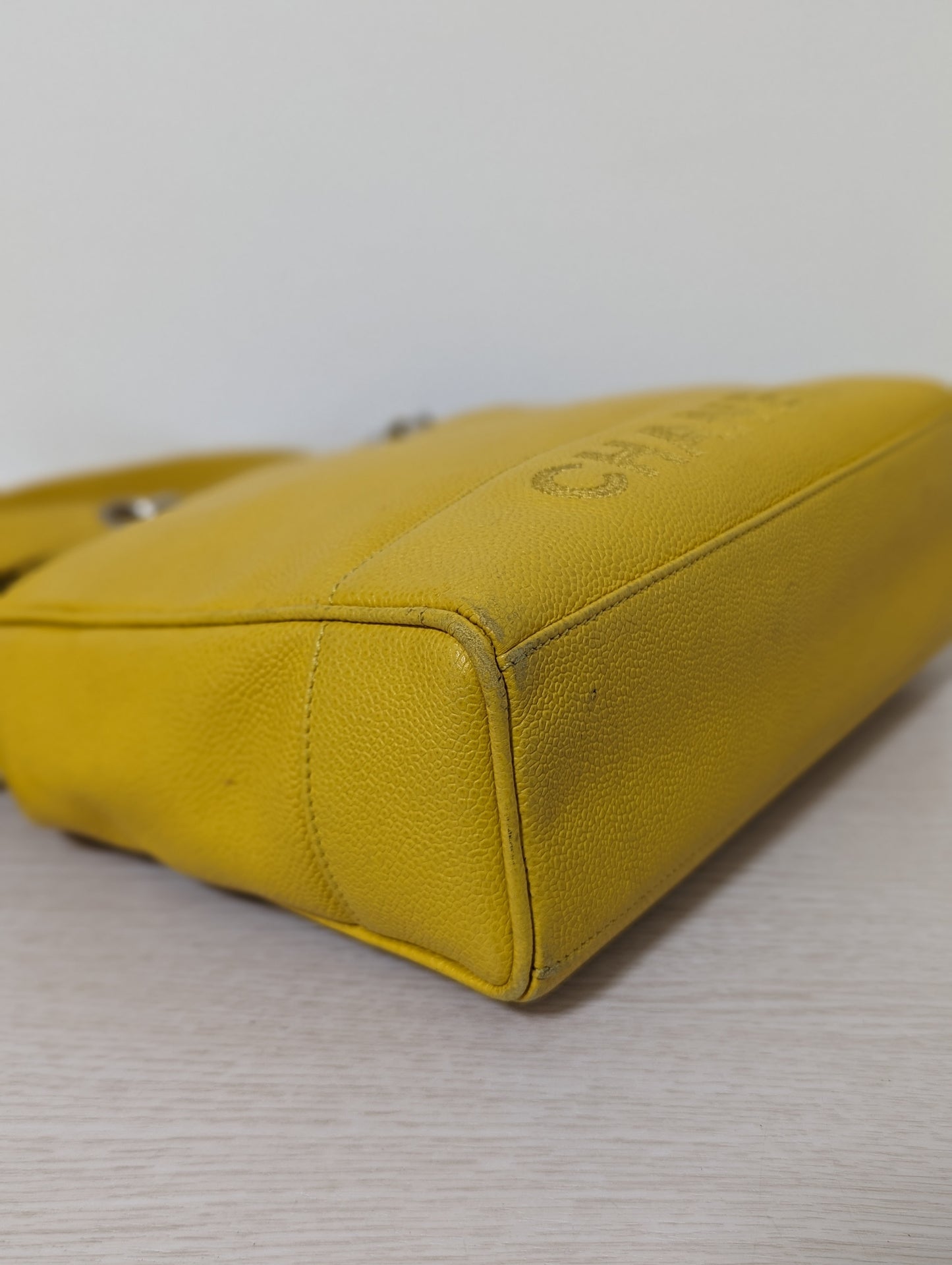 Vintage Classic Caviar Tote Small