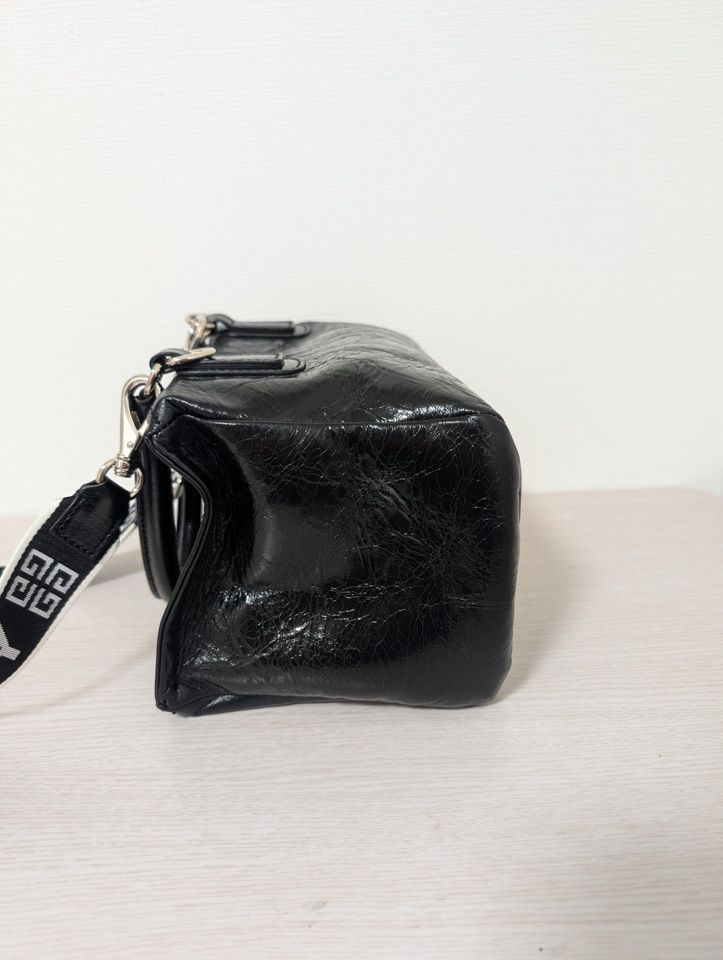 Pandora 4G Logo Strap Leather Small