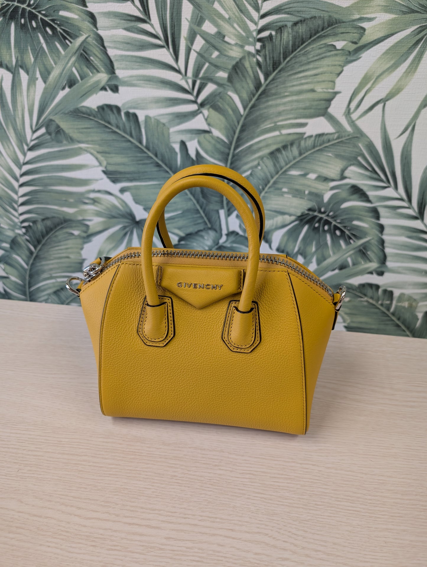 Antigona Goatskin Mini