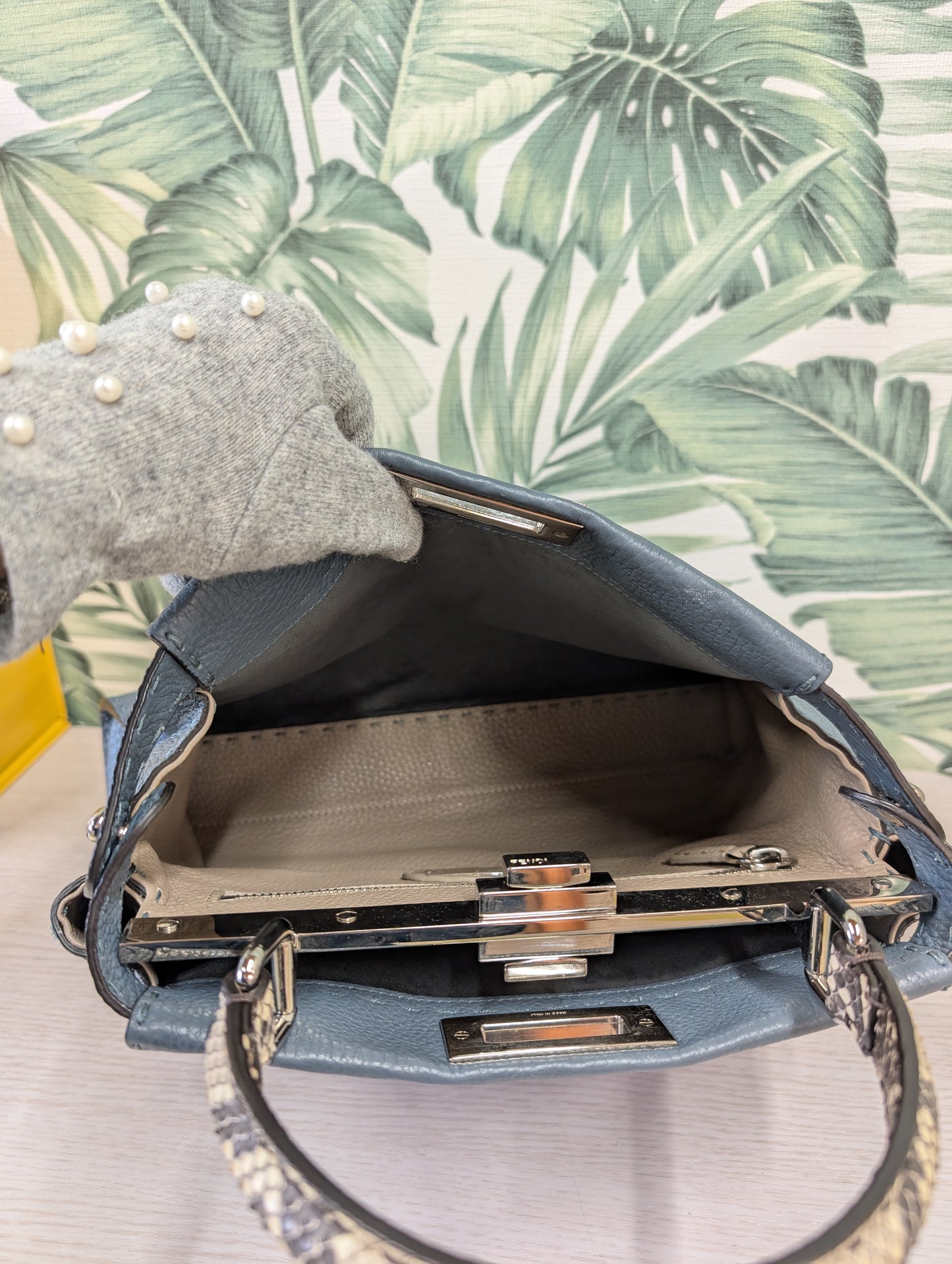 Peekaboo ISeeU Calfskin Python Handle Medium