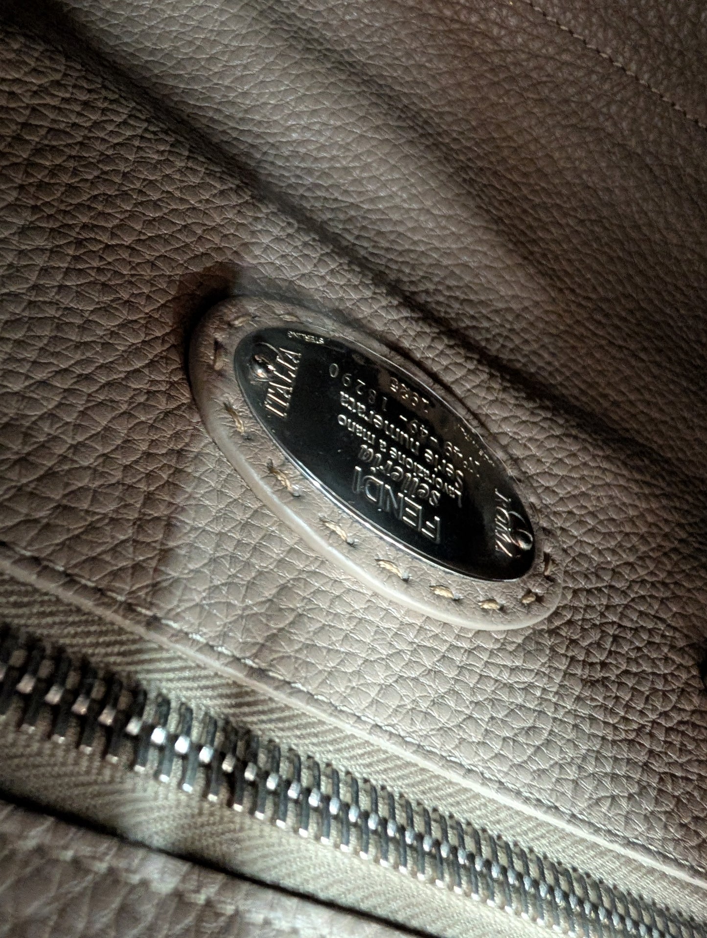 Peekaboo ISeeU Calfskin Python Handle Medium