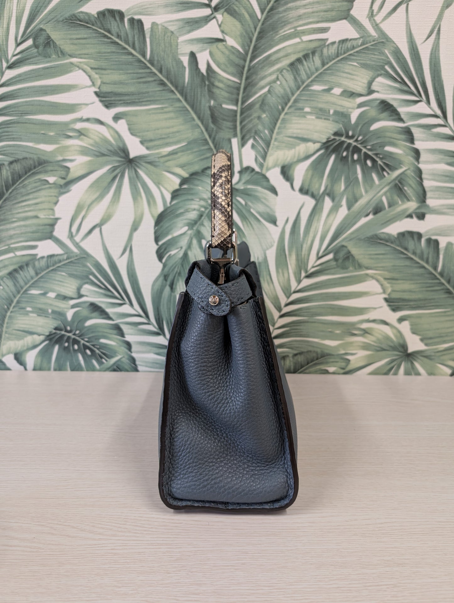 Peekaboo ISeeU Calfskin Python Handle Medium