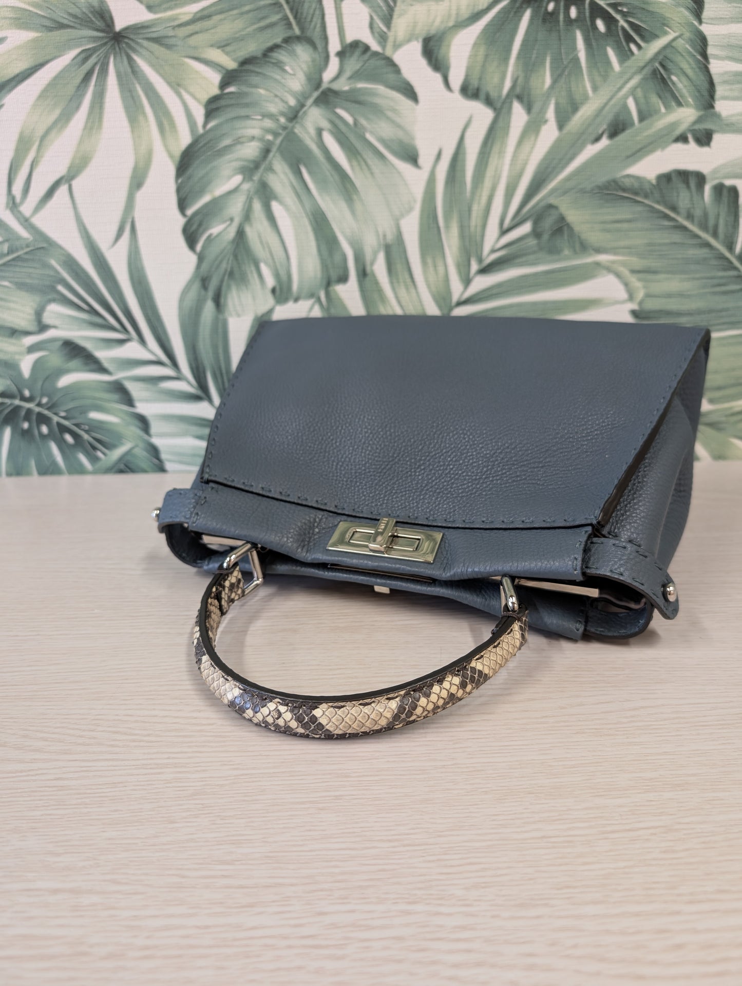 Peekaboo ISeeU Calfskin Python Handle Medium