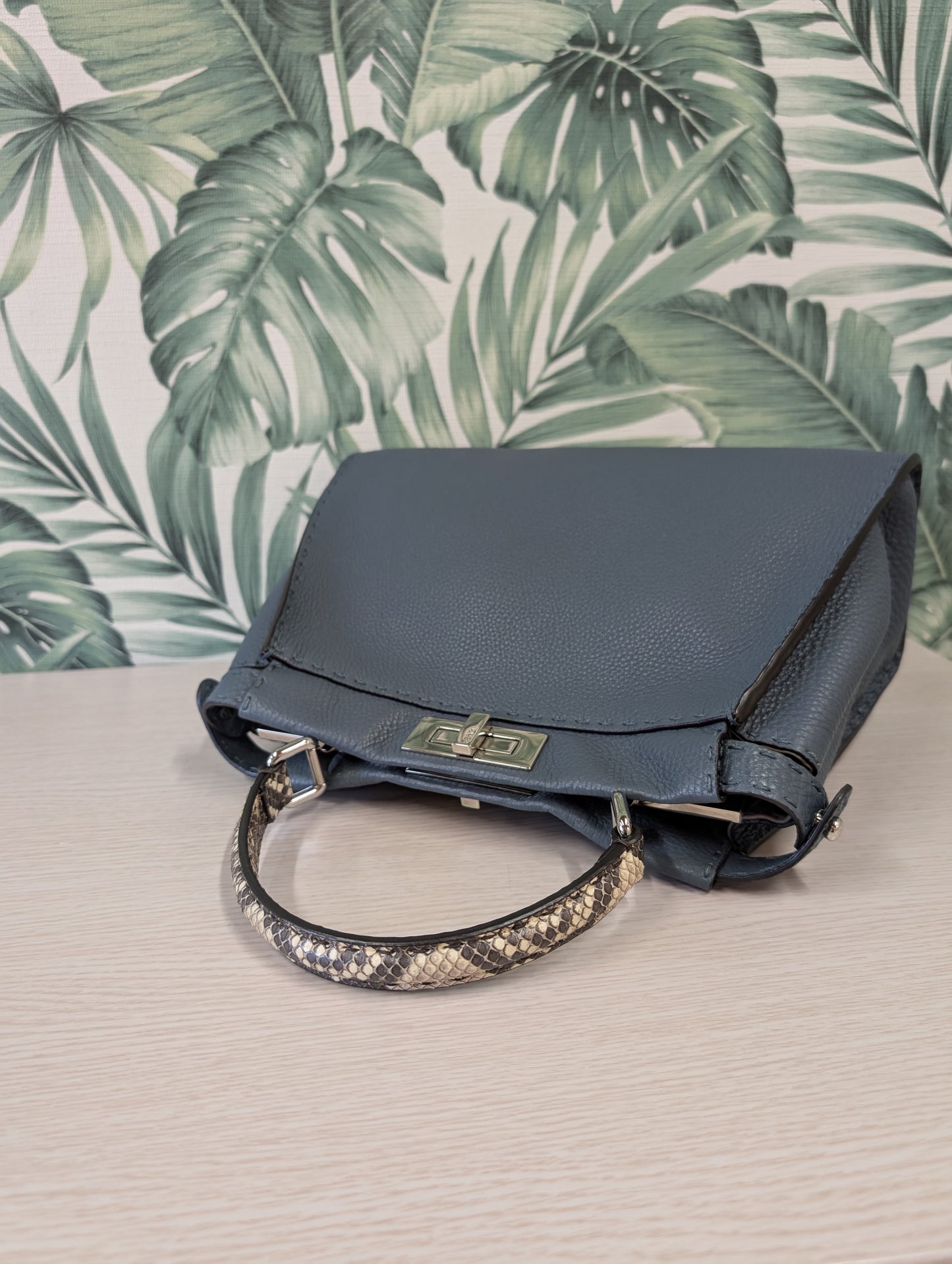 Peekaboo ISeeU Calfskin Python Handle Medium
