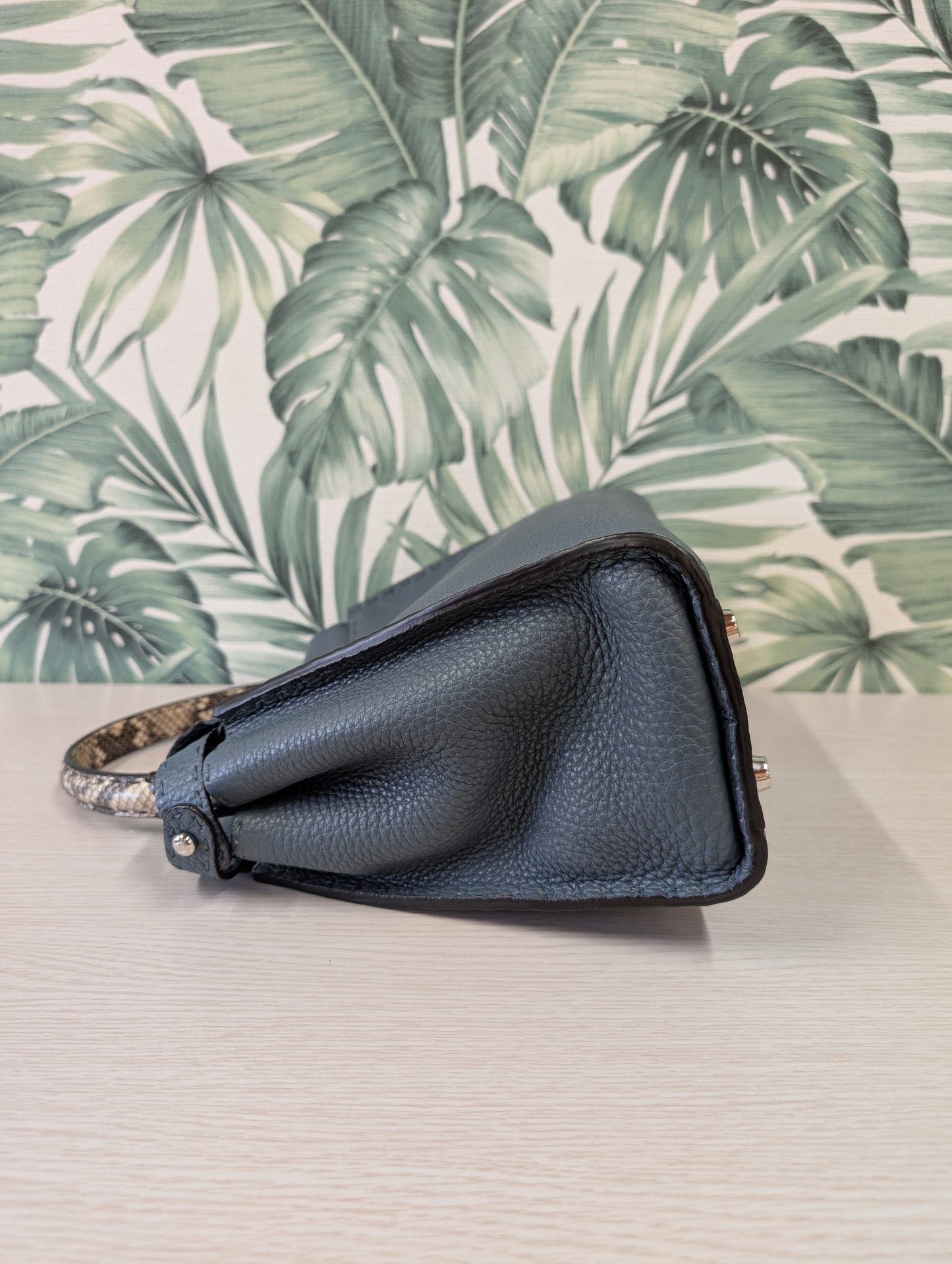 Peekaboo ISeeU Calfskin Python Handle Medium