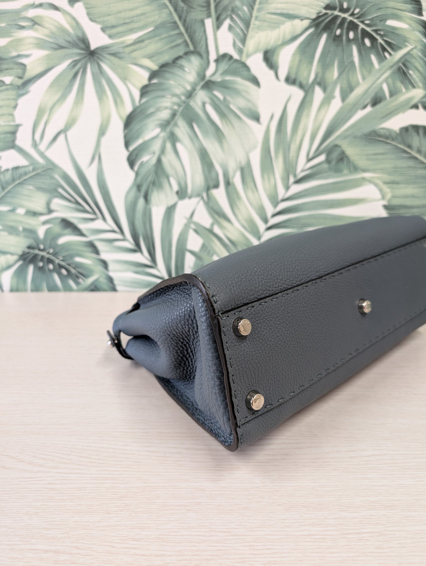 Peekaboo ISeeU Calfskin Python Handle Medium