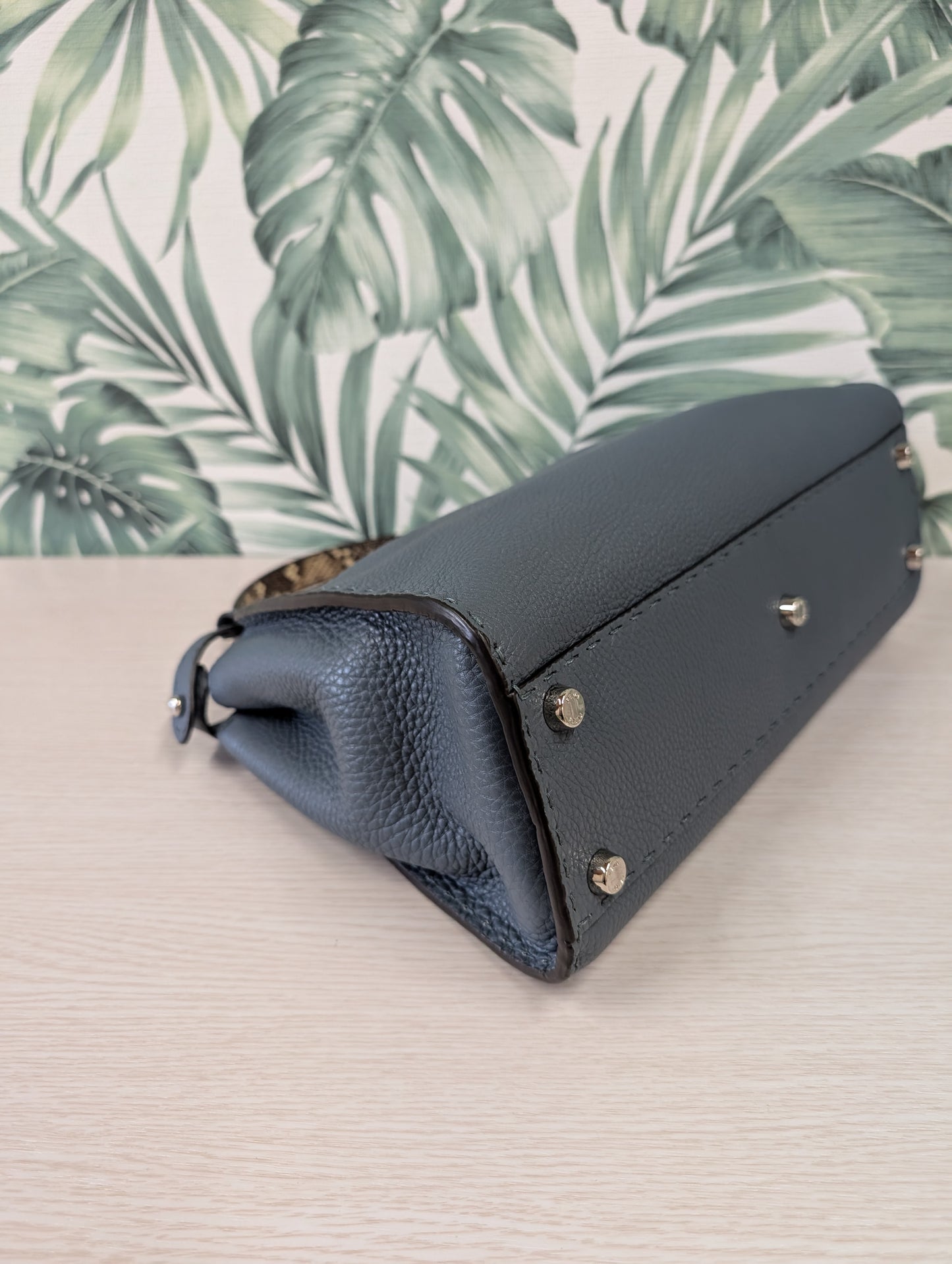 Peekaboo ISeeU Calfskin Python Handle Medium