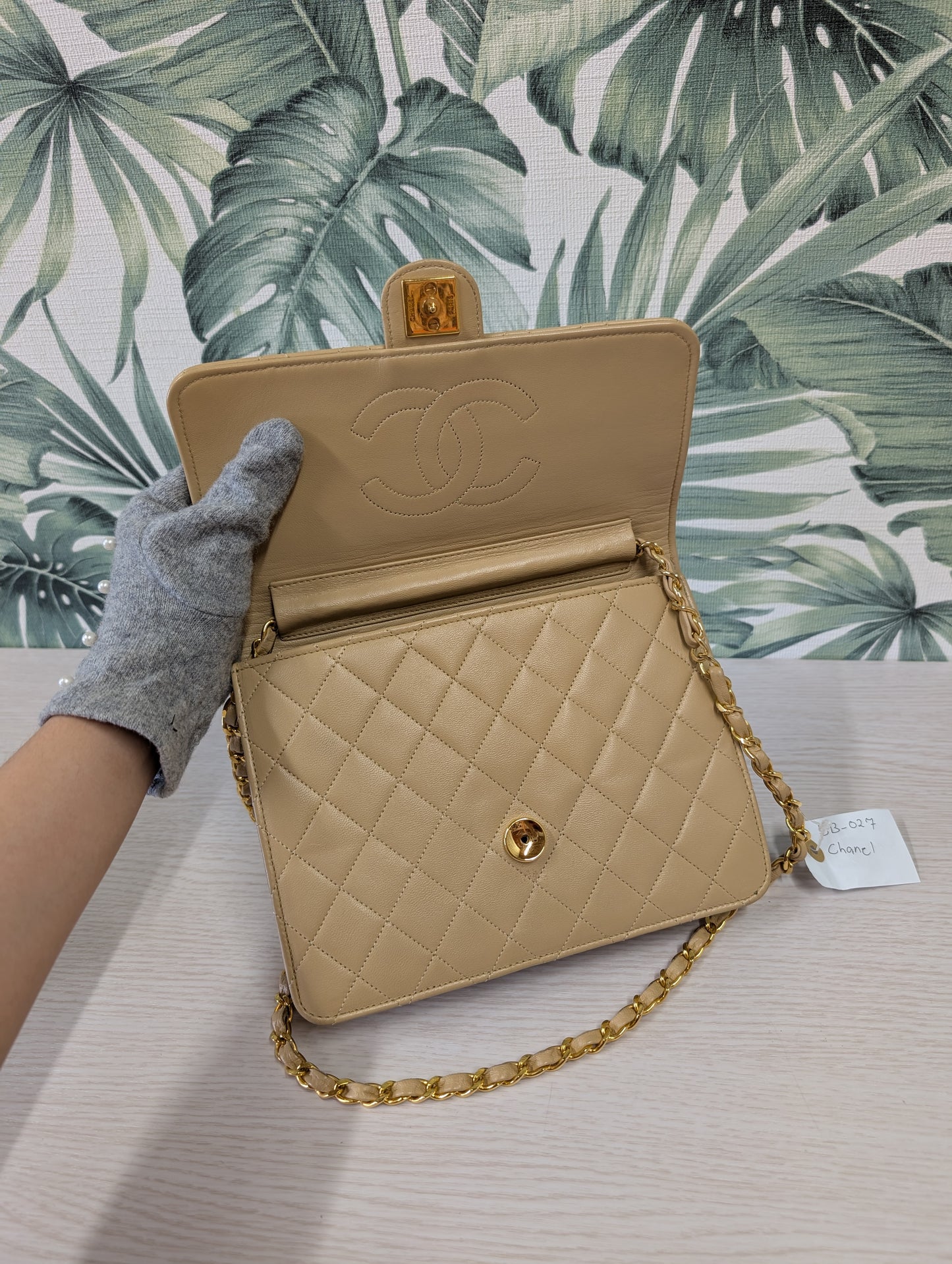 Vintage Lambskin Pushlock