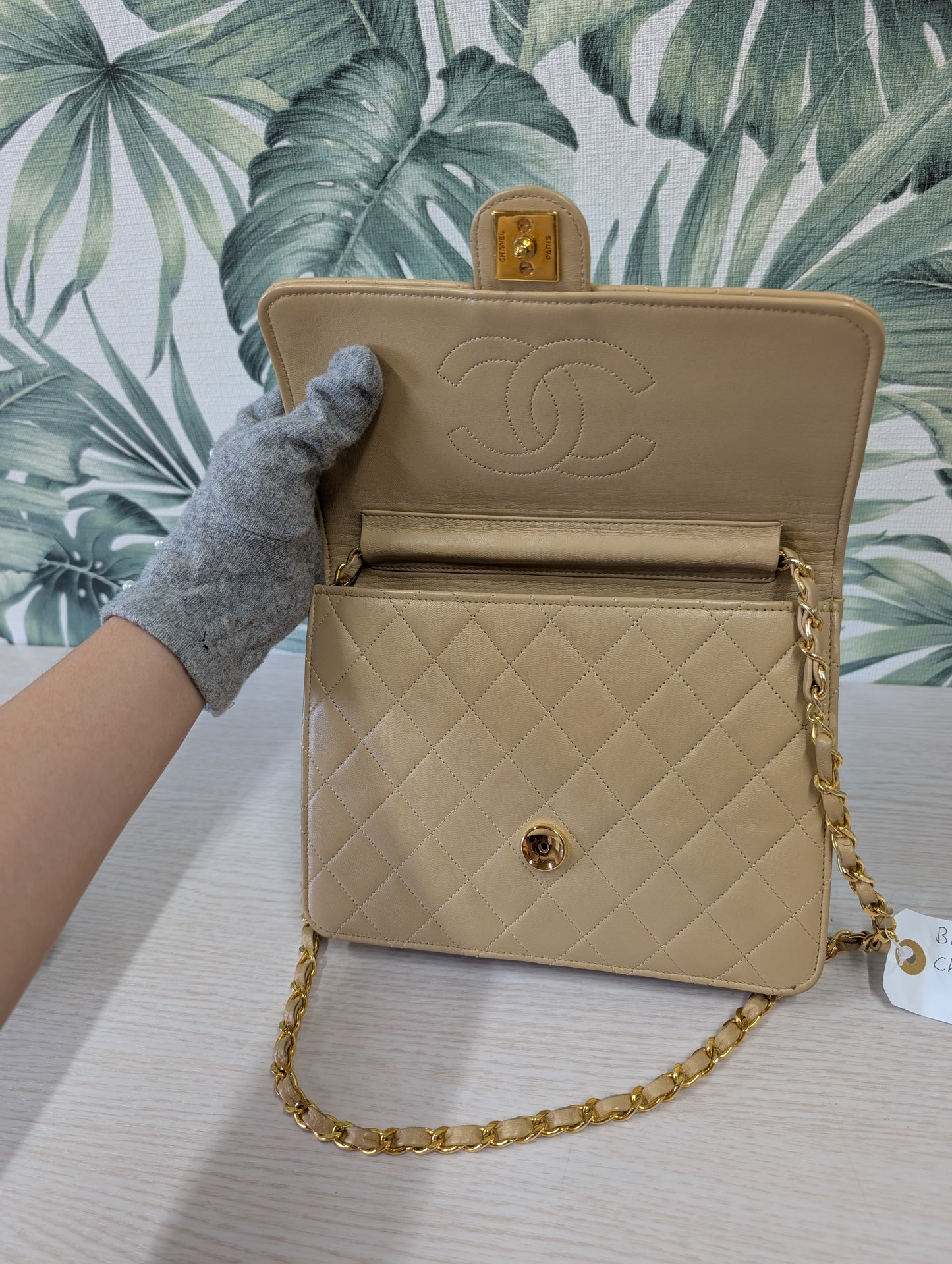 Vintage Lambskin Pushlock