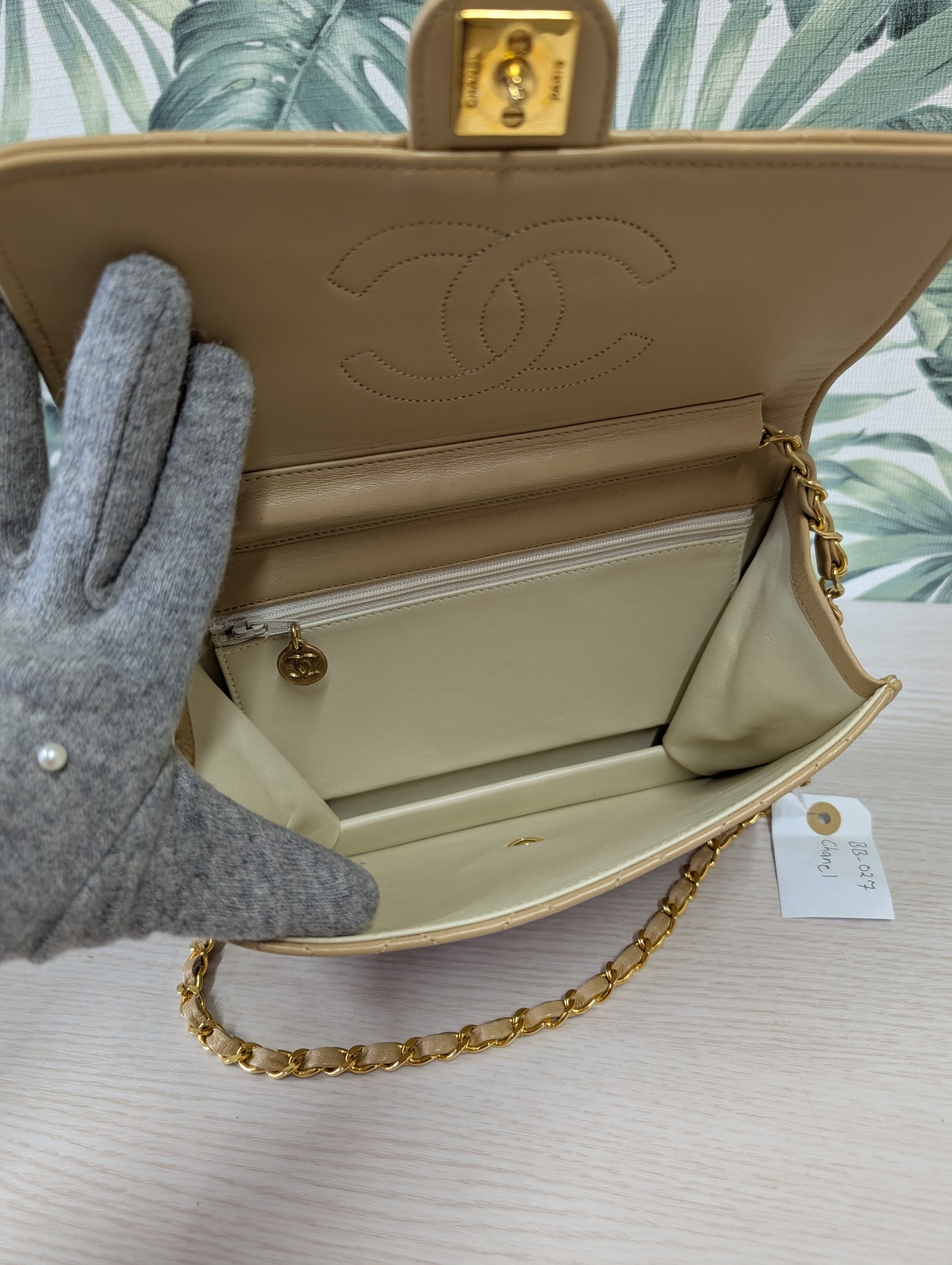 Vintage Lambskin Pushlock