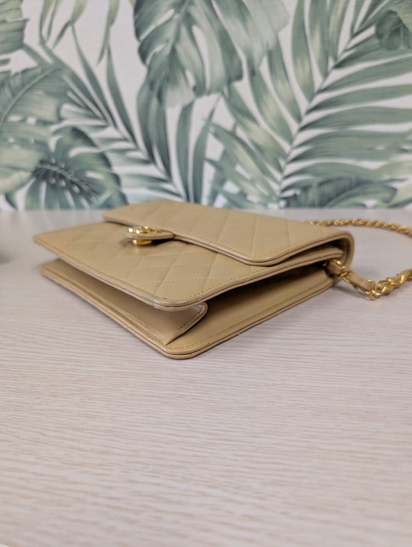 Vintage Lambskin Pushlock