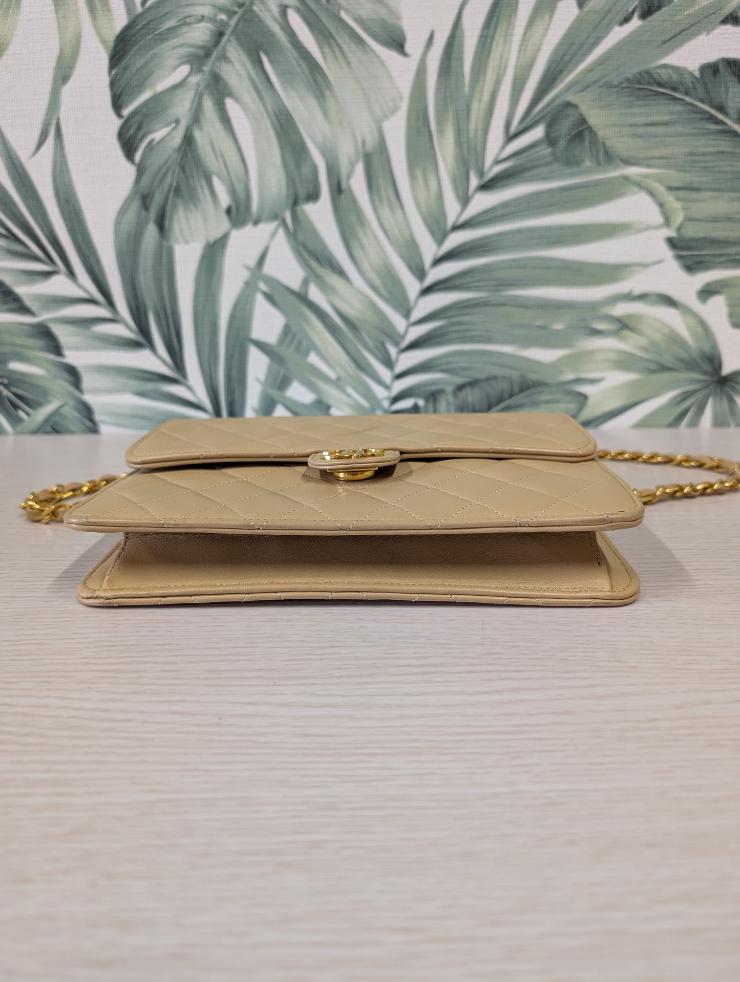 Vintage Lambskin Pushlock