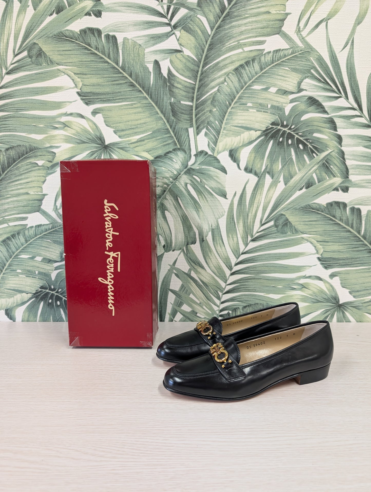Gold Gancini Logo Leather Loafers Narrow 7