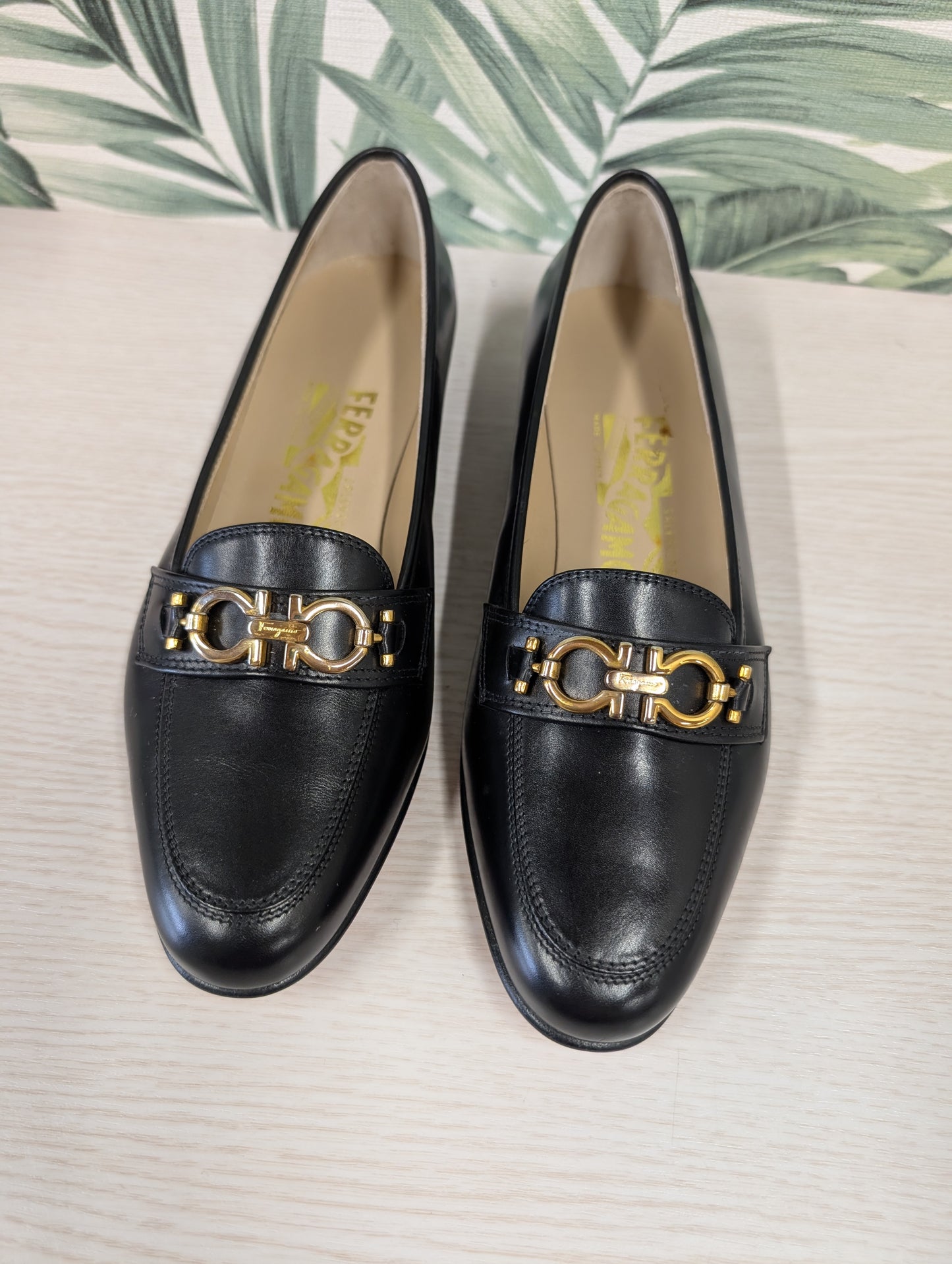 Gold Gancini Logo Leather Loafers Narrow 7