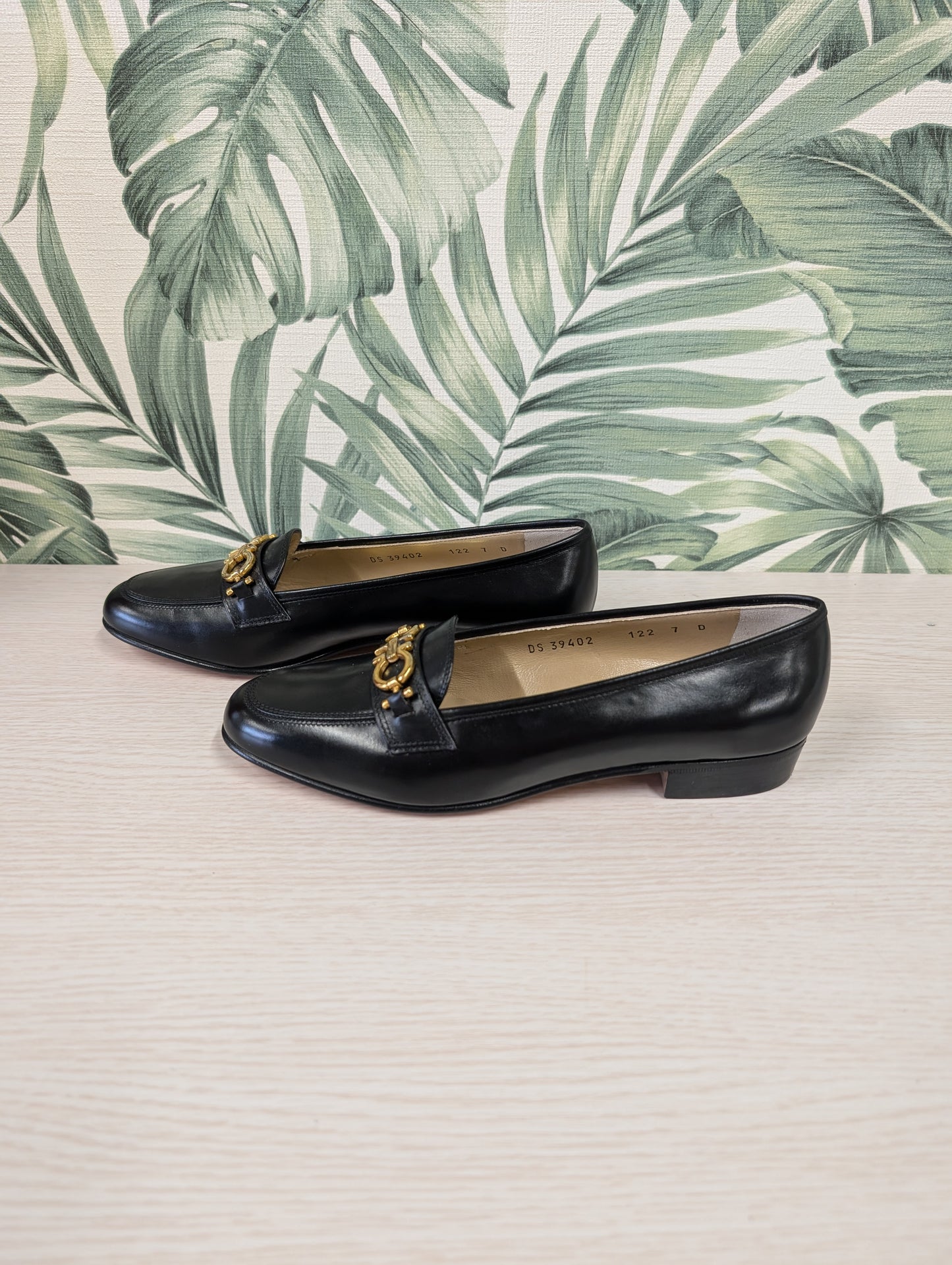 Gold Gancini Logo Leather Loafers Narrow 7