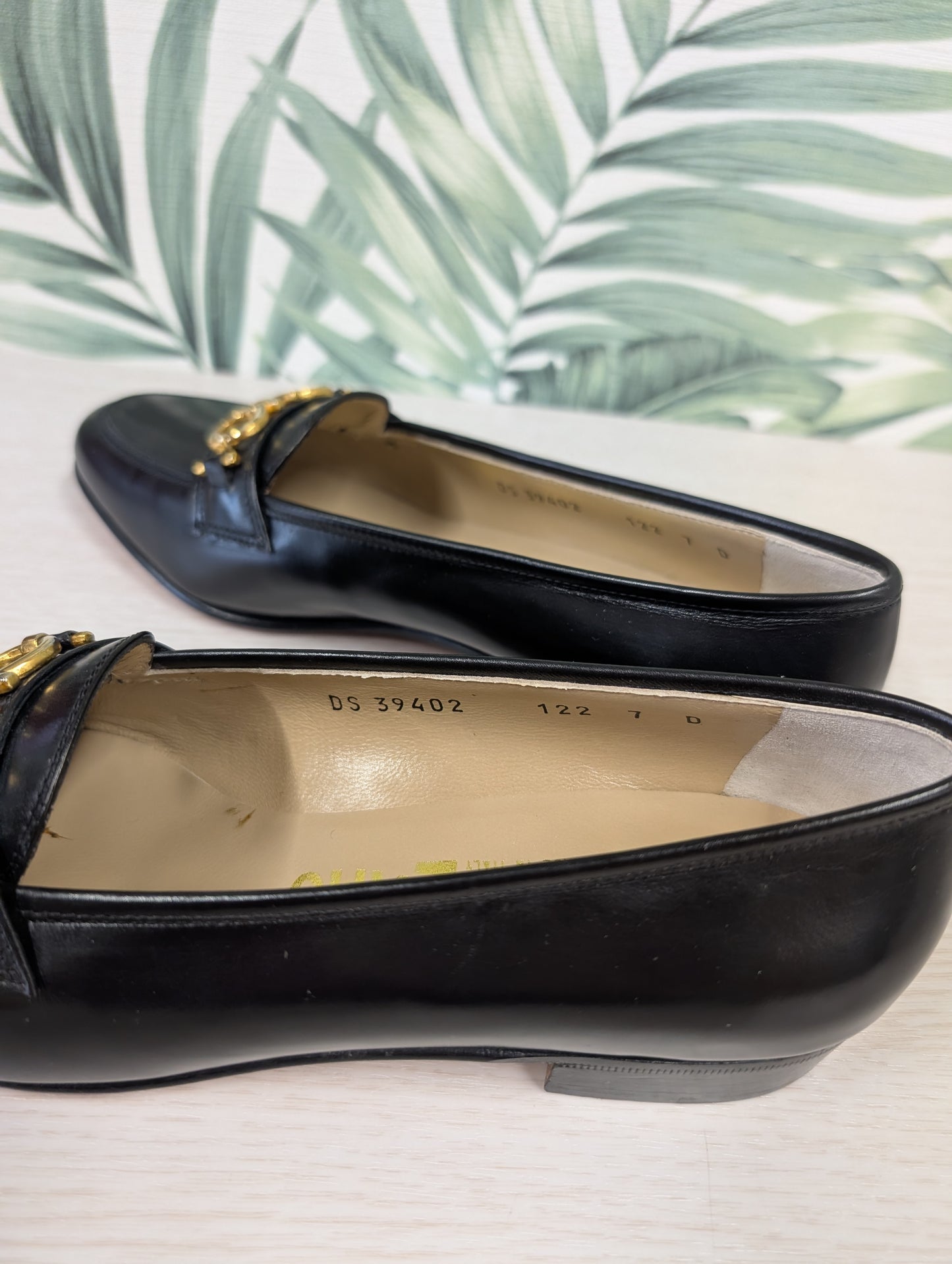 Gold Gancini Logo Leather Loafers Narrow 7