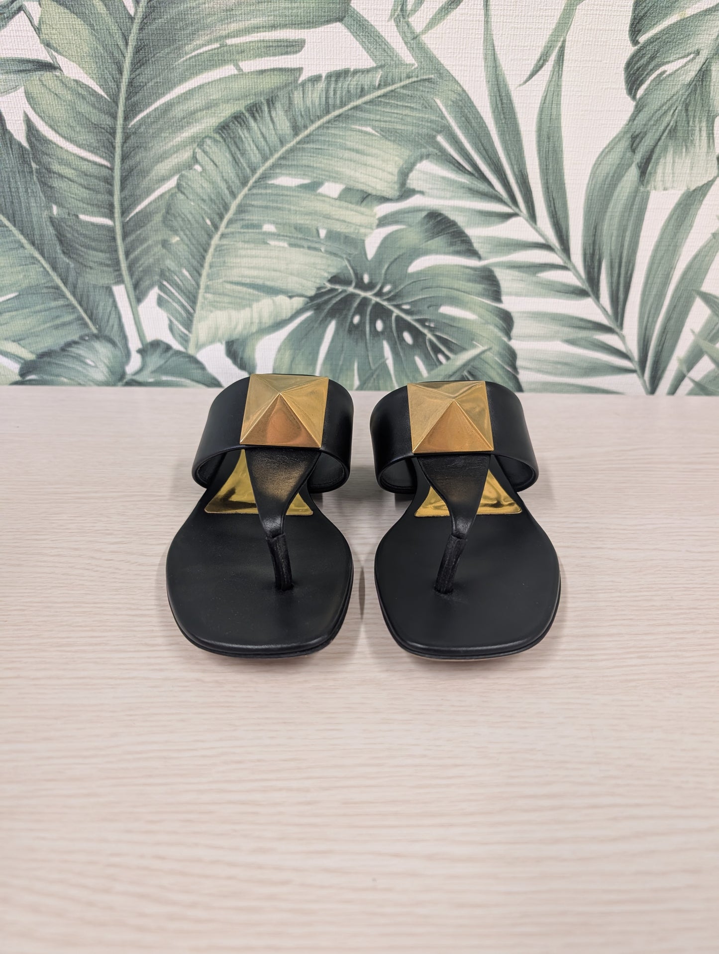 One Stud Calfskin Flat Thong Sandals 36