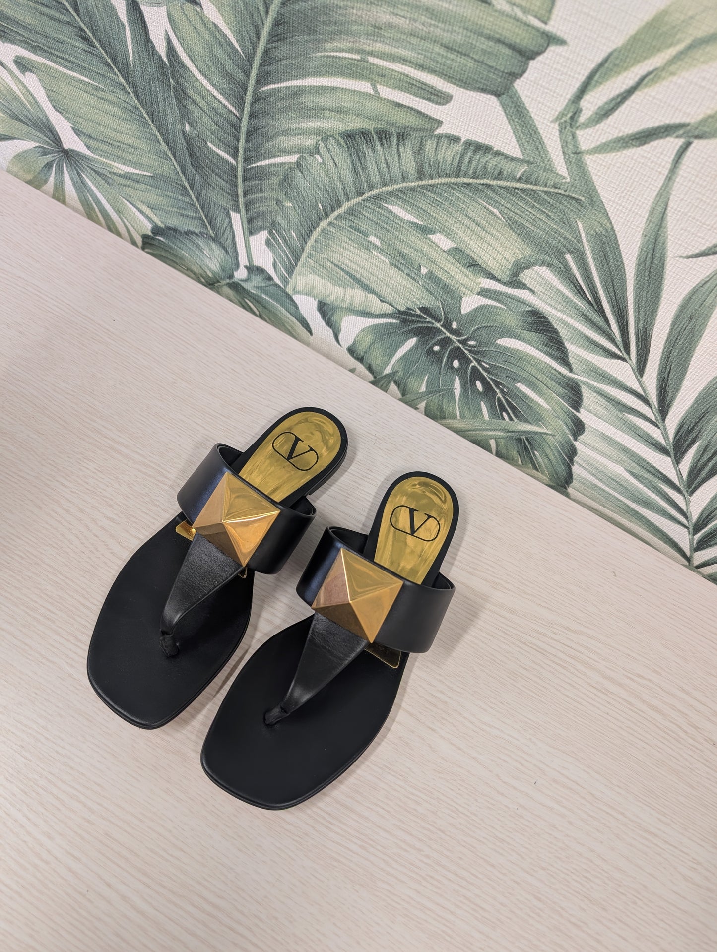One Stud Calfskin Flat Thong Sandals 36