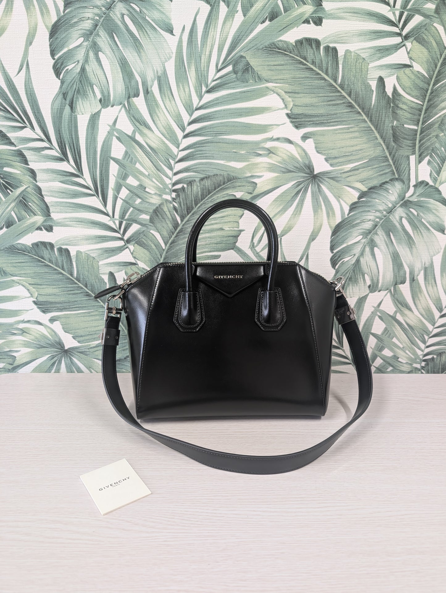 Antigona Smooth Calfskin Small