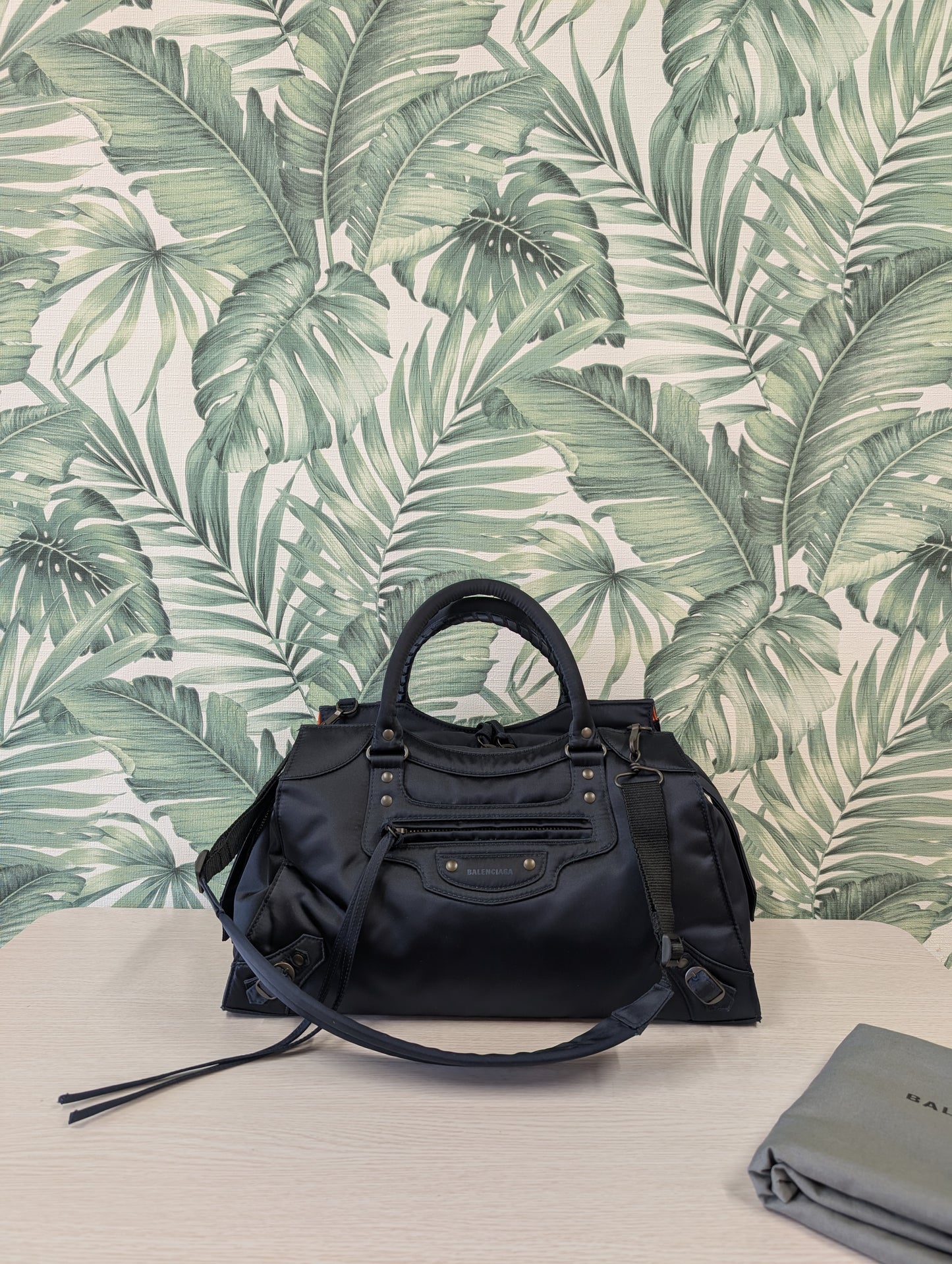 Neo Classic City Nylon Medium