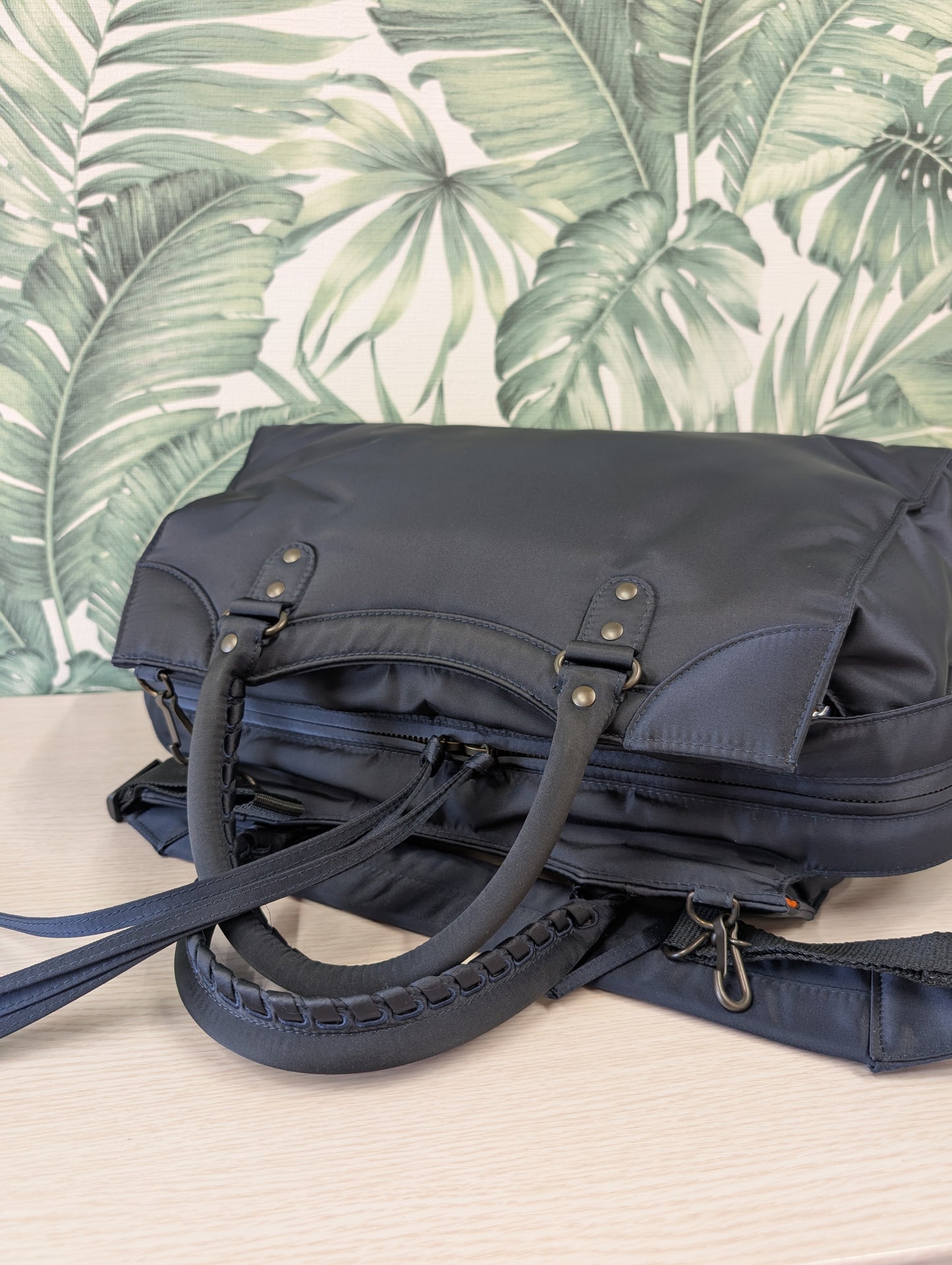Neo Classic City Nylon Medium