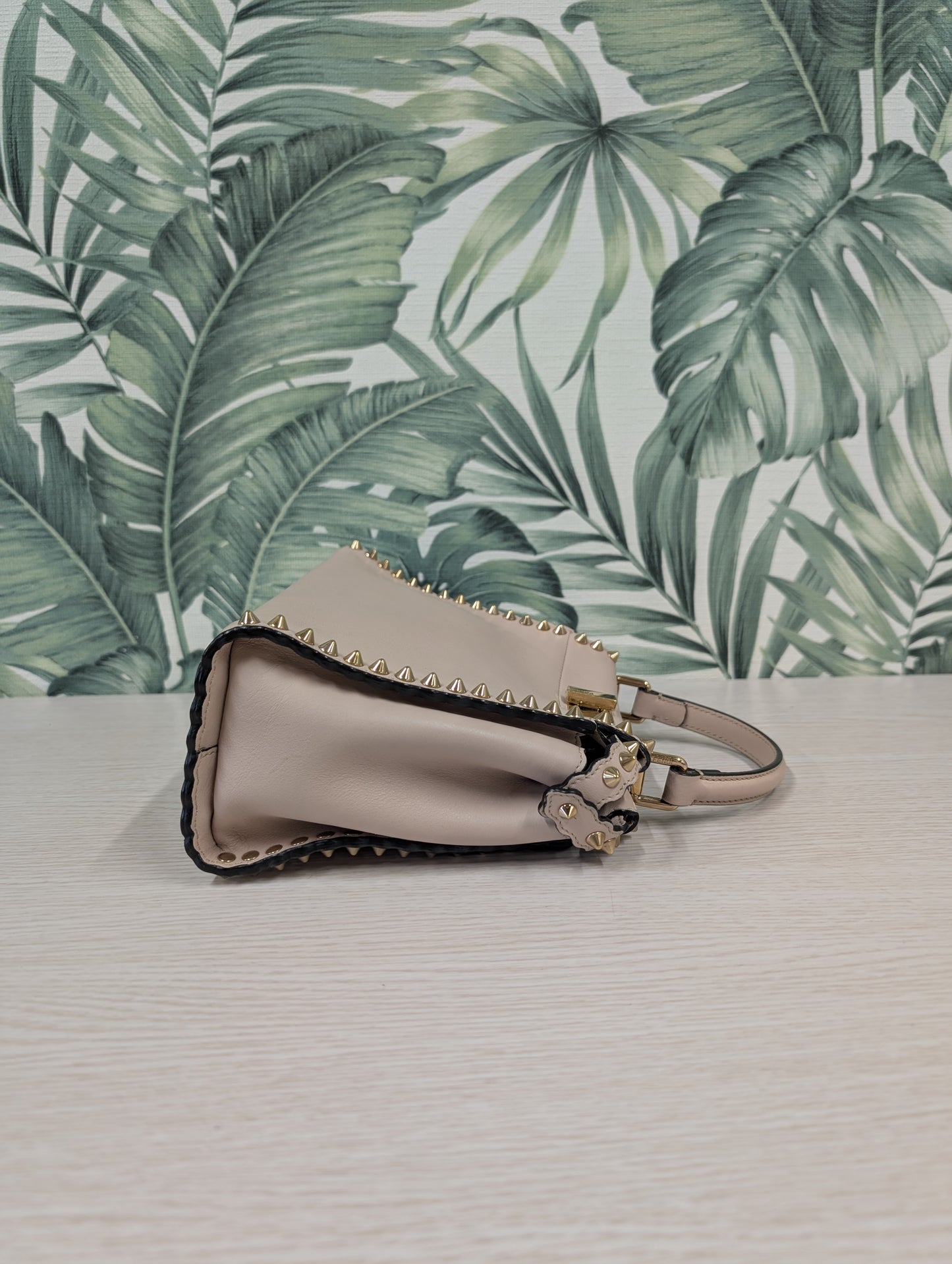 Vitello Seta Shiny Nappa Scalloped Studded Peekaboo Mini