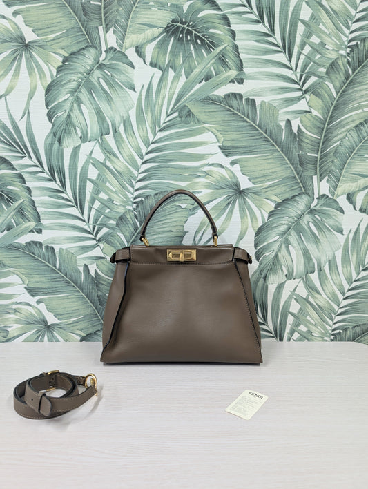 Peekaboo Leather Regular