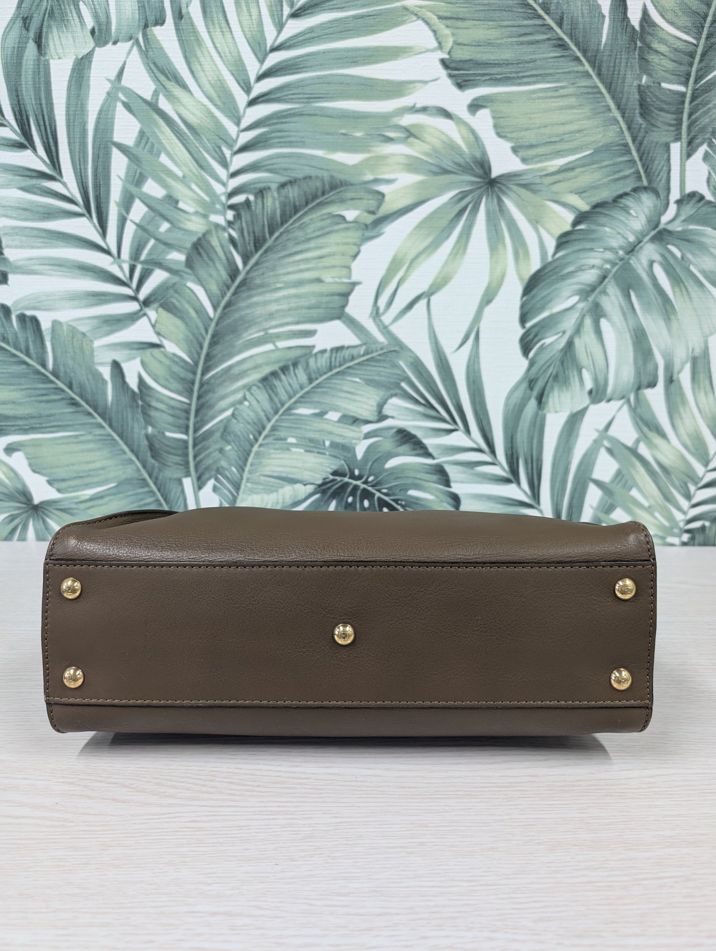 Peekaboo Leather Regular