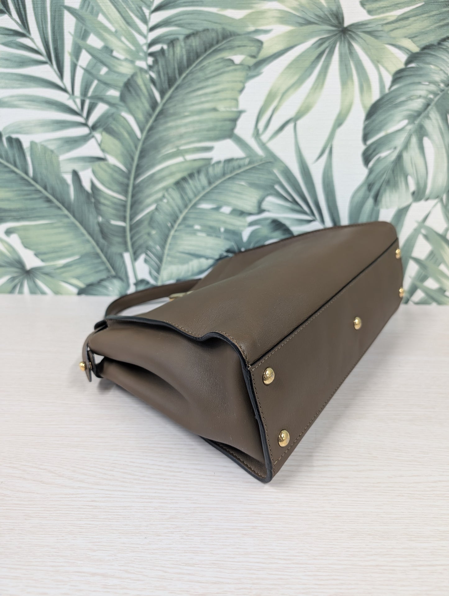 Peekaboo Leather Regular