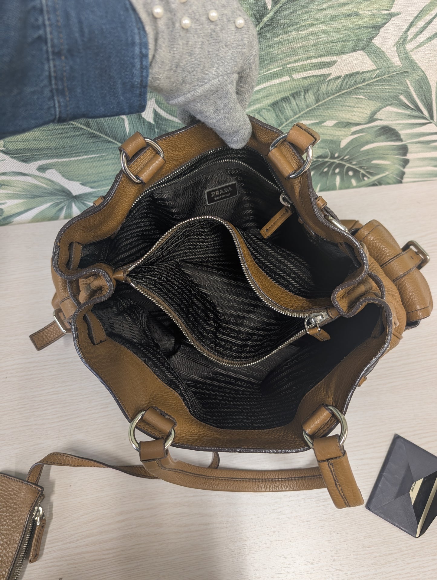 Vitello Daino Leather Side Pocket Tote