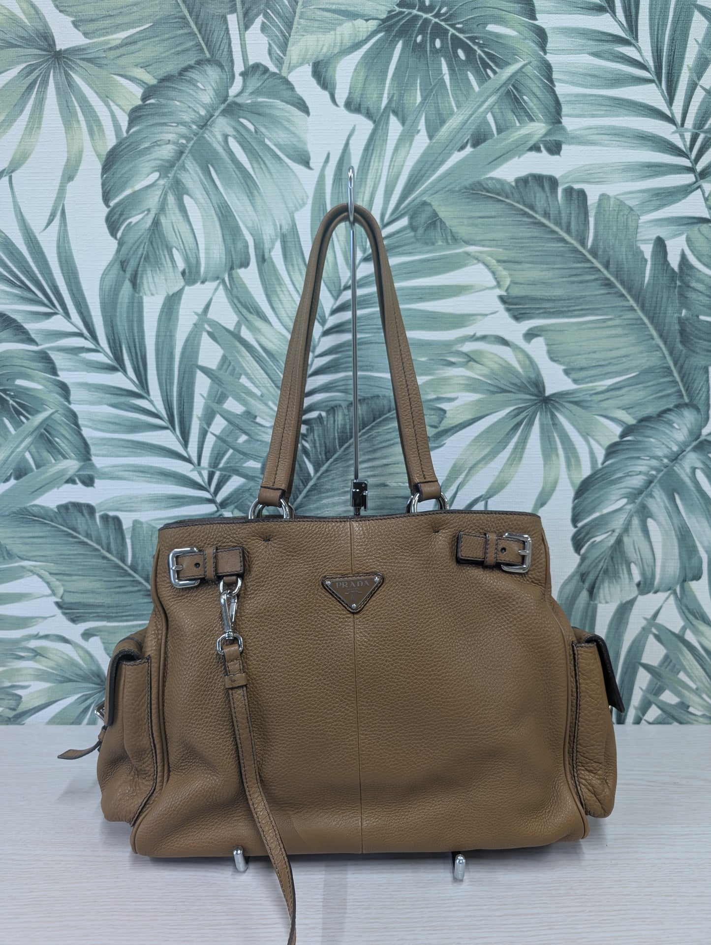 Vitello Daino Leather Side Pocket Tote