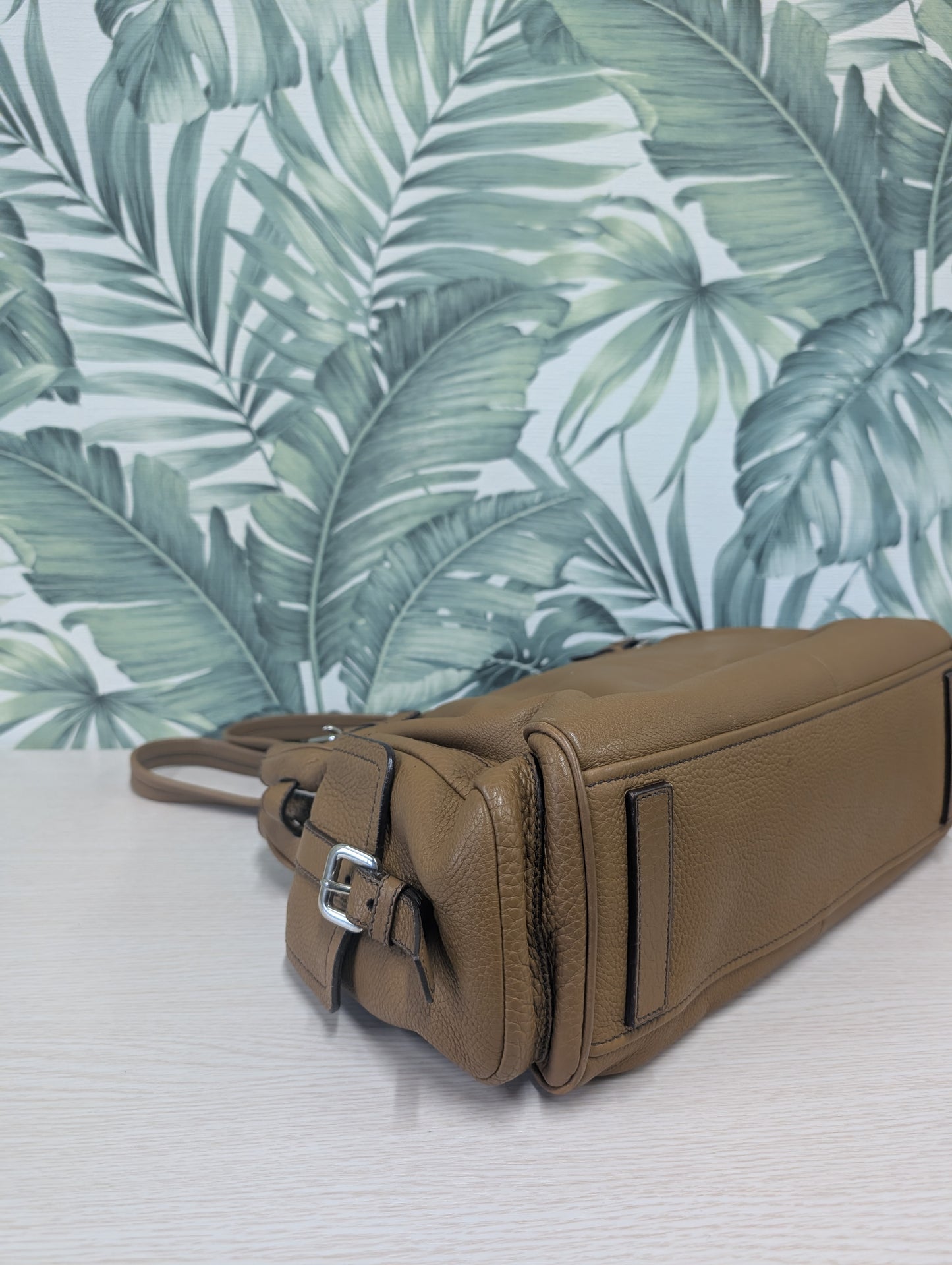 Vitello Daino Leather Side Pocket Tote