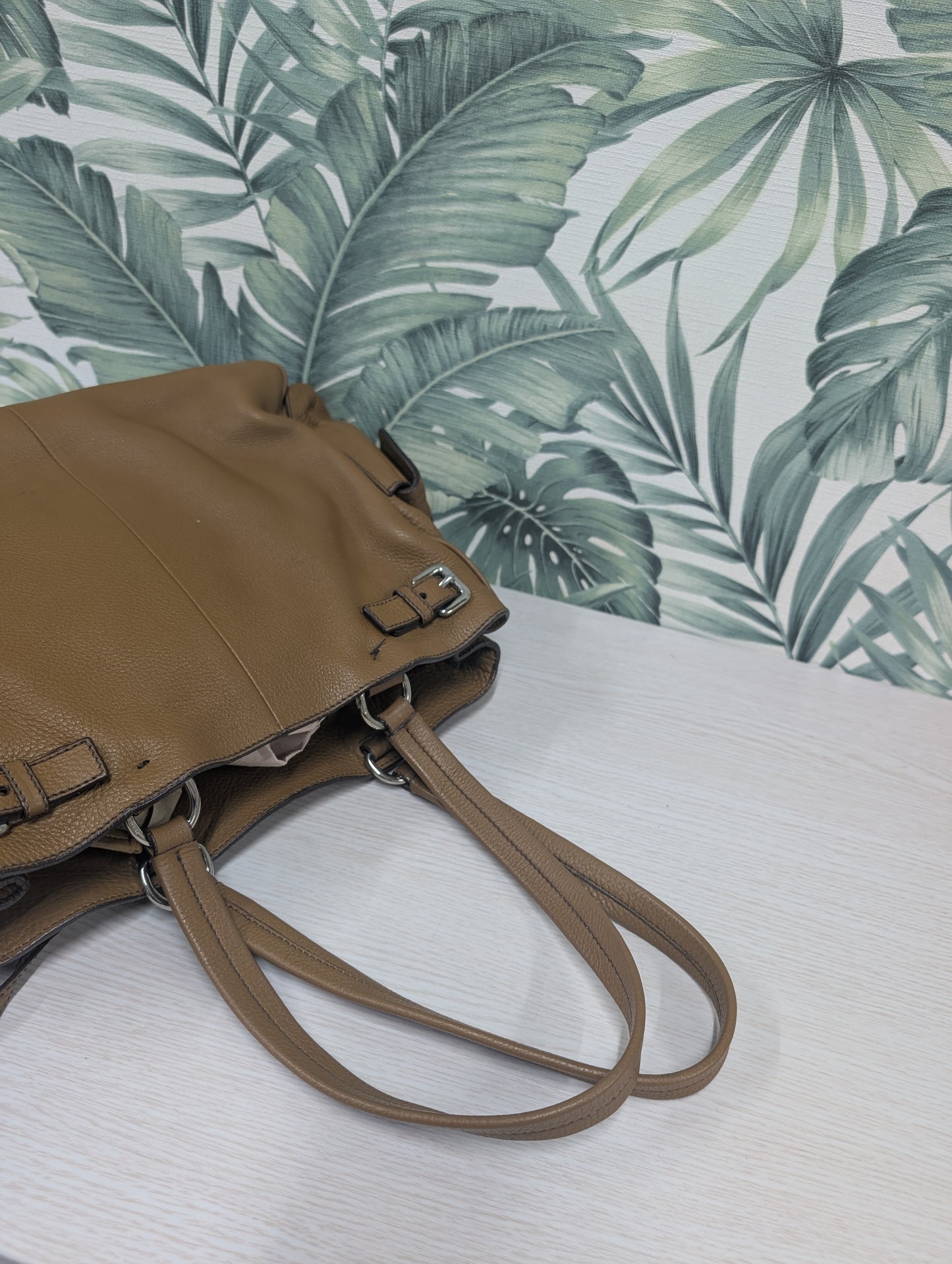 Vitello Daino Leather Side Pocket Tote