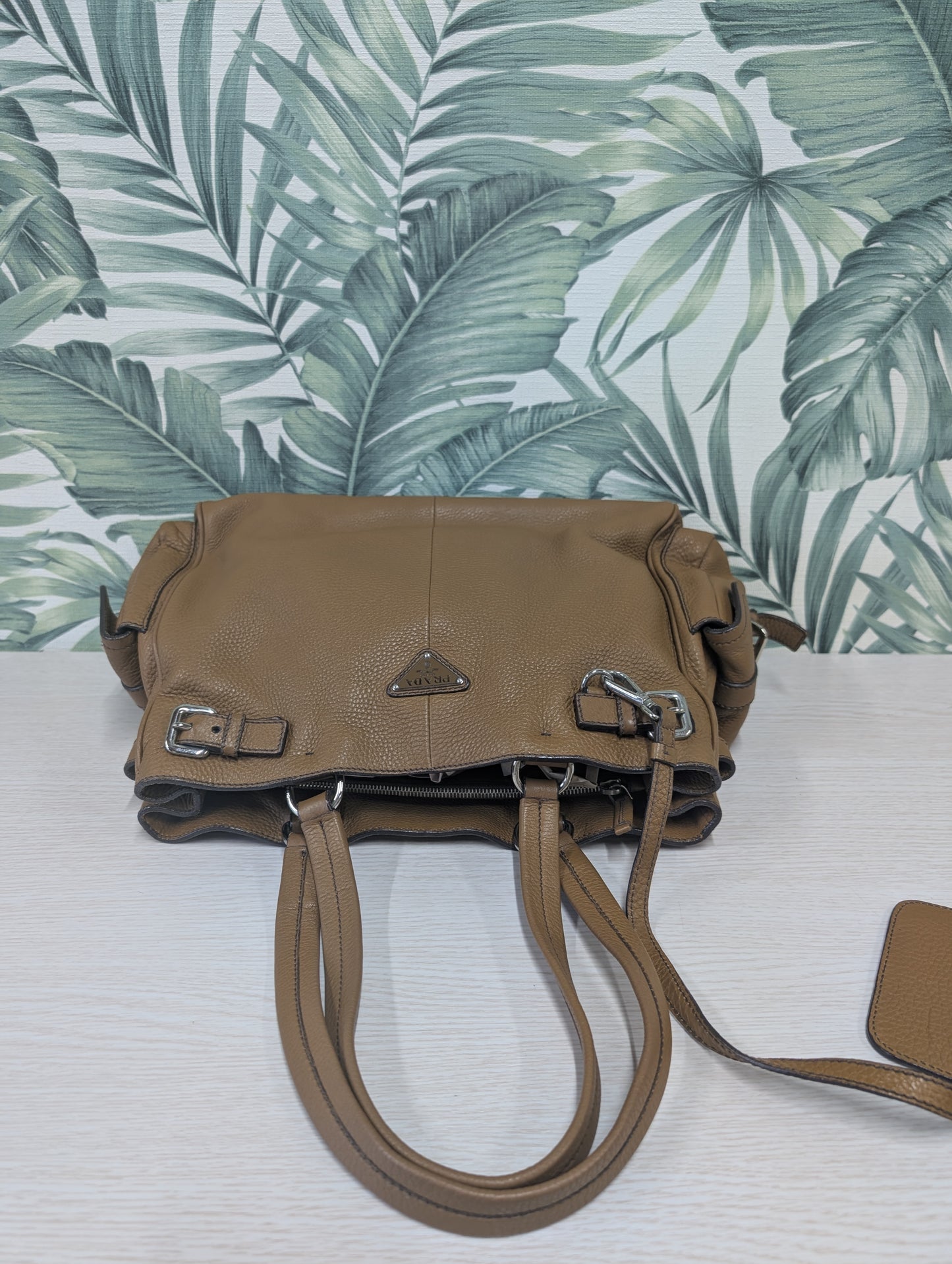 Vitello Daino Leather Side Pocket Tote
