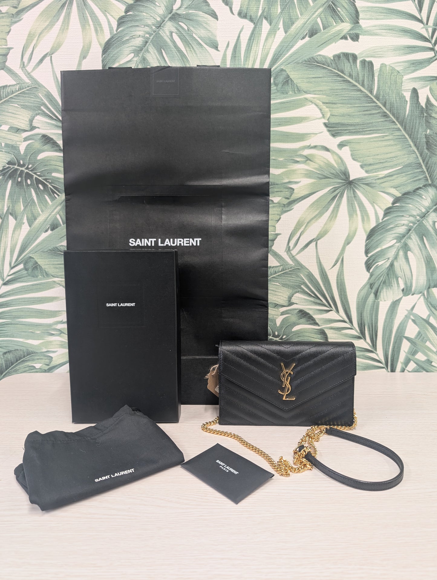 Cassandra Envelope Chain Wallet in Grain de Poudre Leather